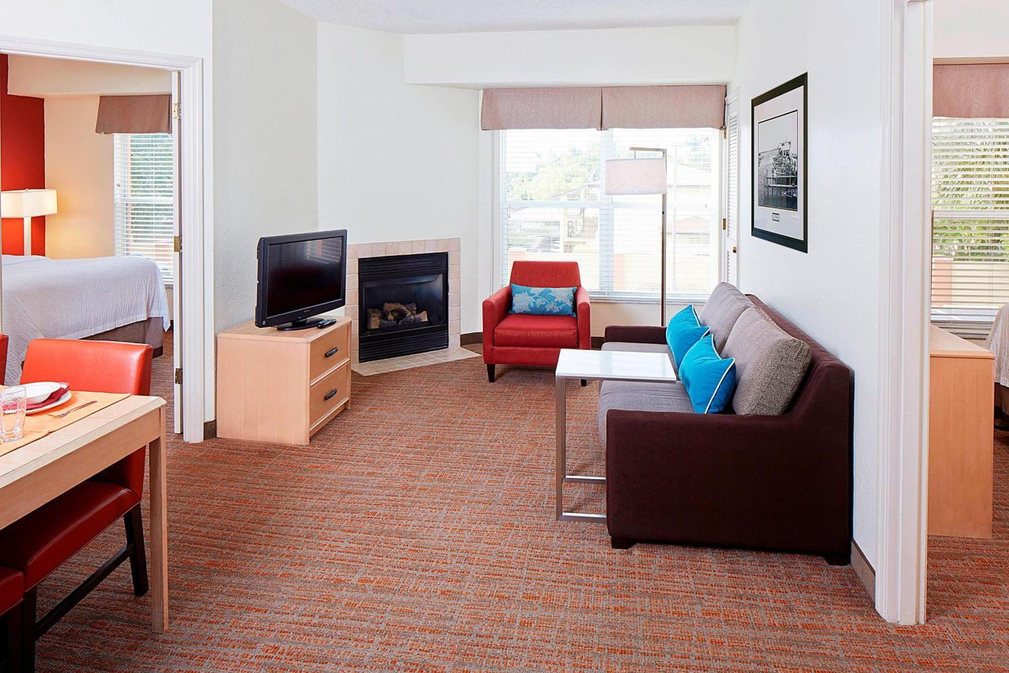 Two-Bedroom Suite Pool View,1634420150:JPEG