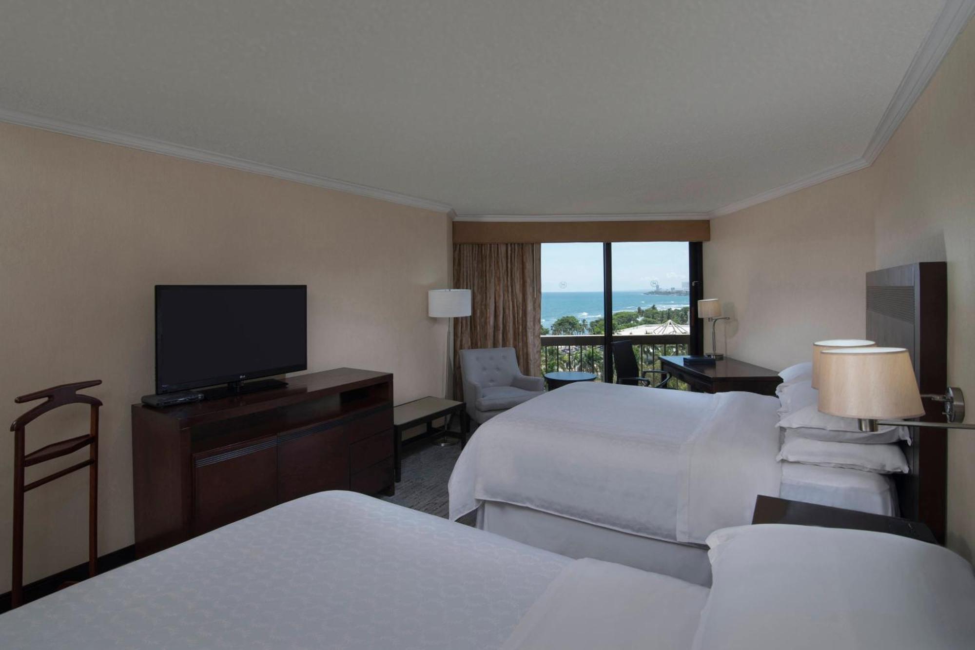 Larger Guest room, 2 Queen, Ocean view