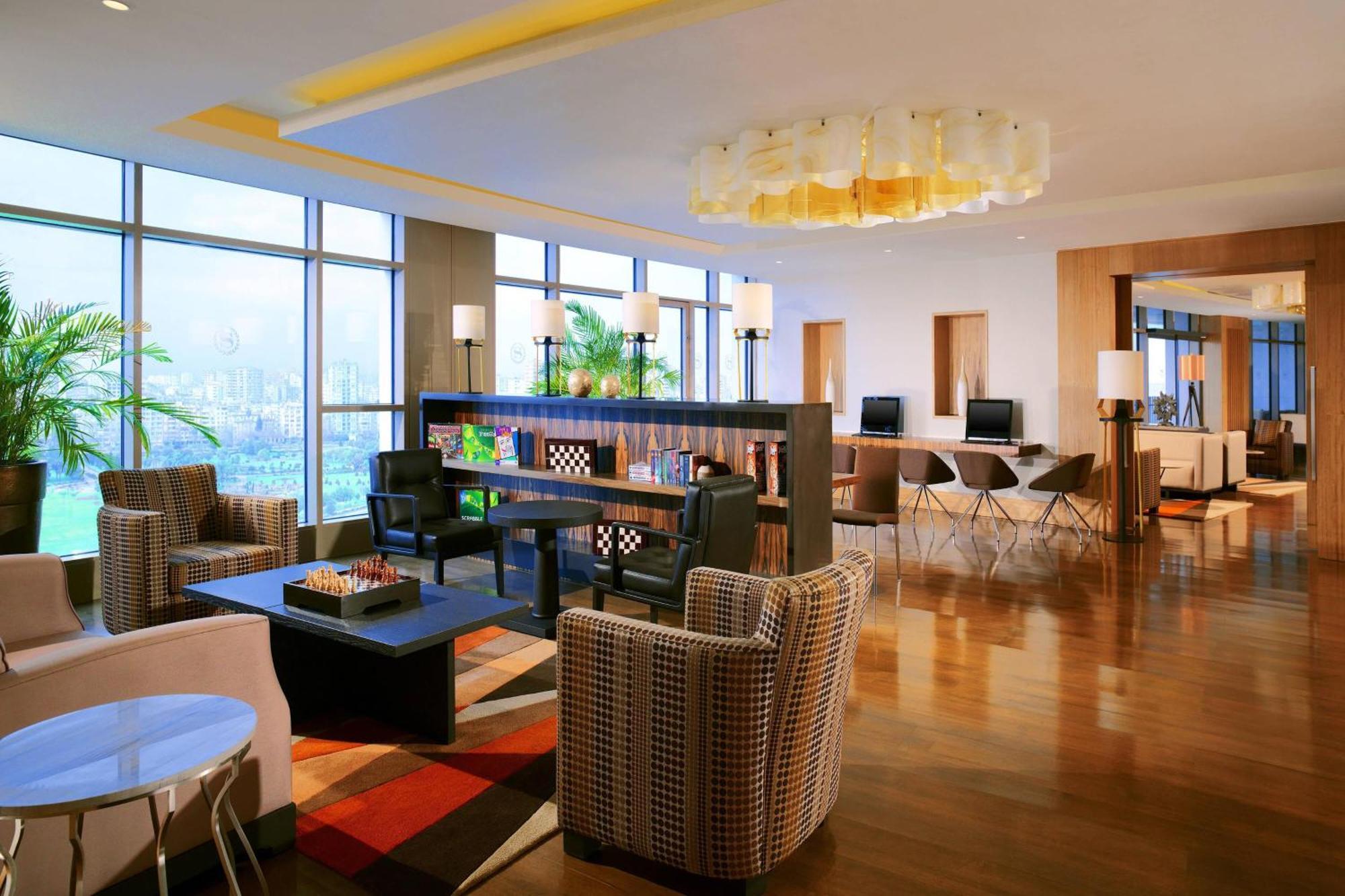 Club Twin Room Club lounge access Guest room 2 Twin or Single Beds River view