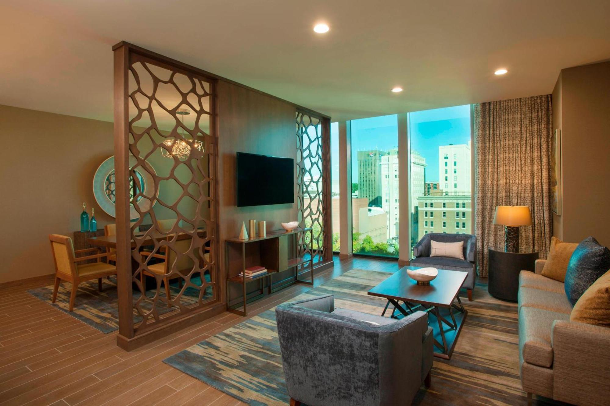 Hospitality Suite 1 Queen Bed