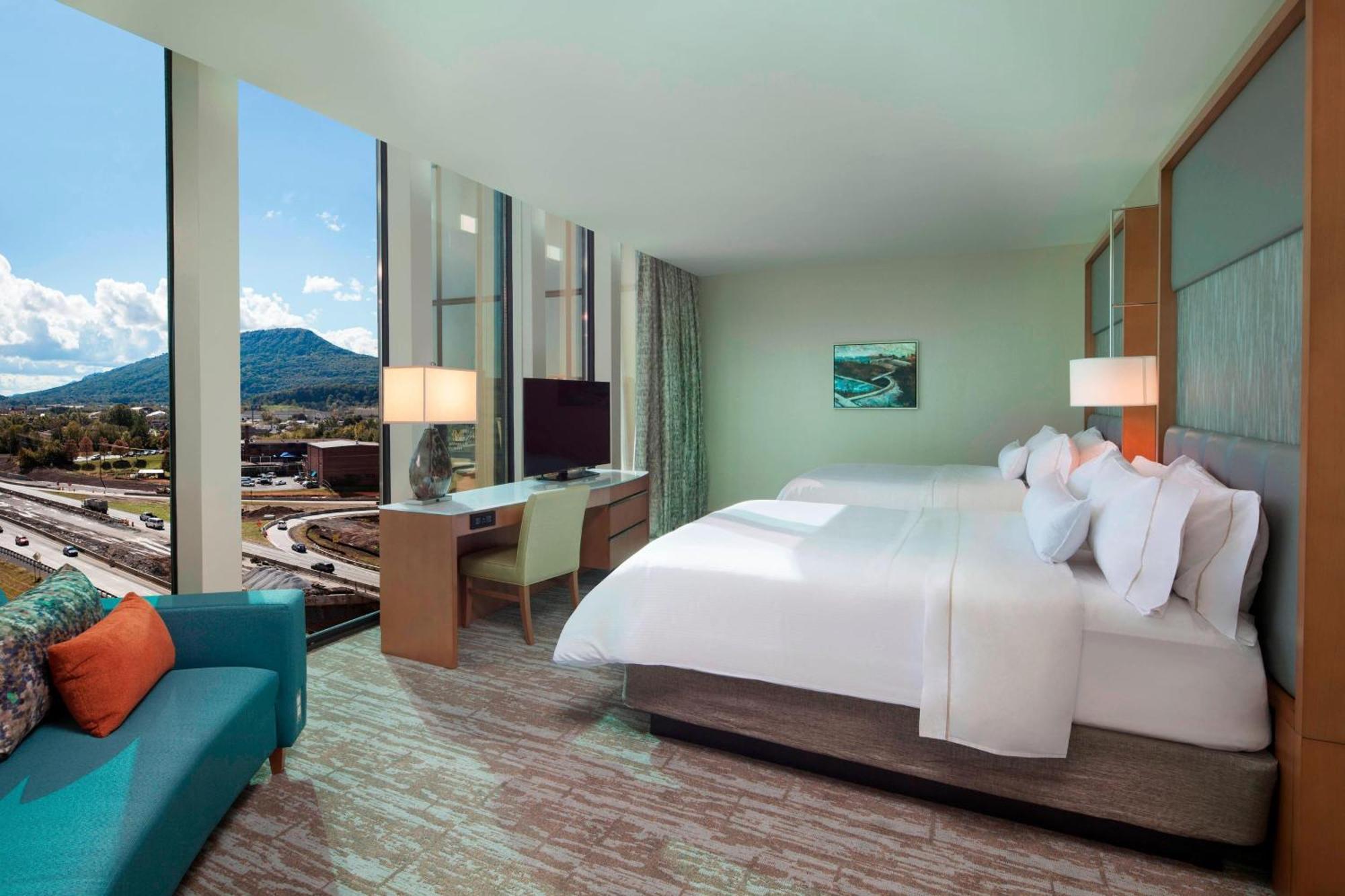 Guest room 2 Queen City view