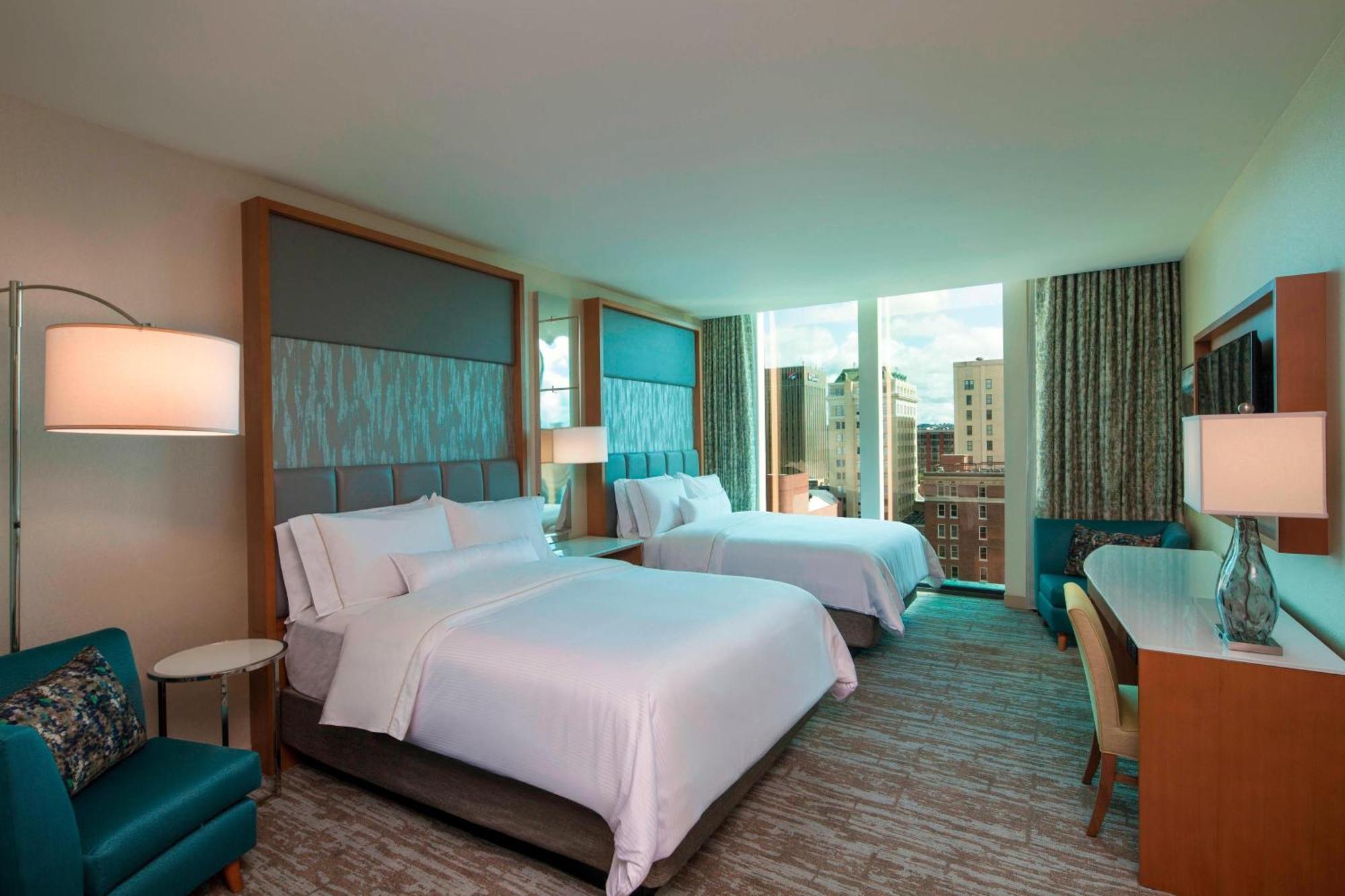 Guest room 2 Queen City view