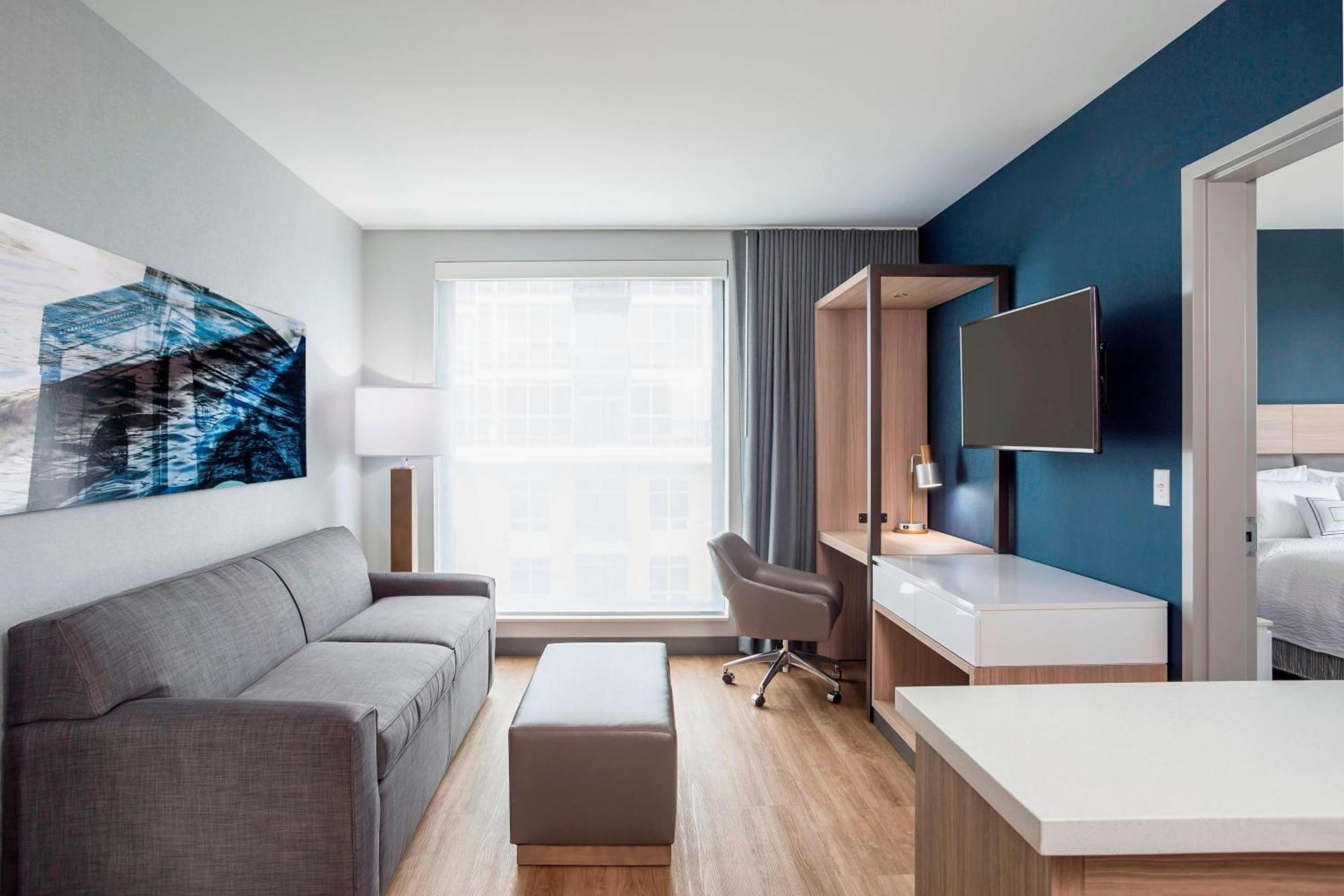 One-Bedroom King Suite Lake View Sofa Bed