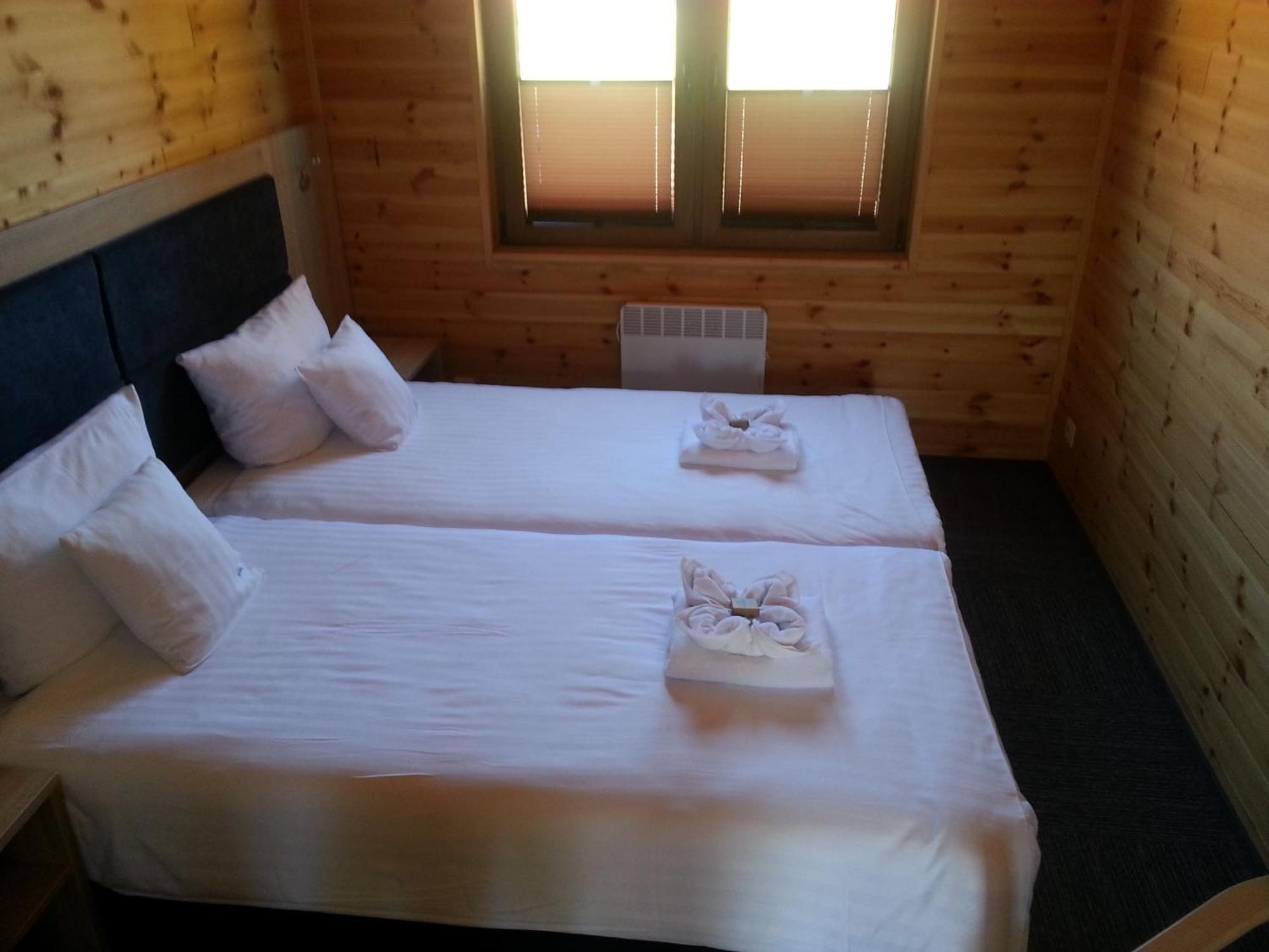 Double Room,1635204512:JPEG