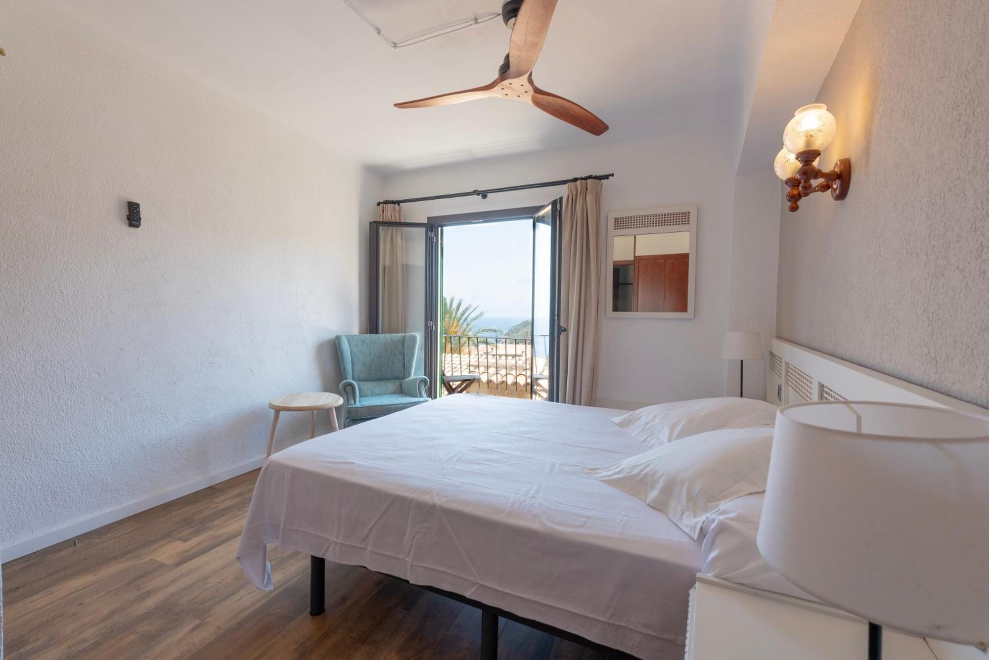 Double Room Balcony Partial Sea View