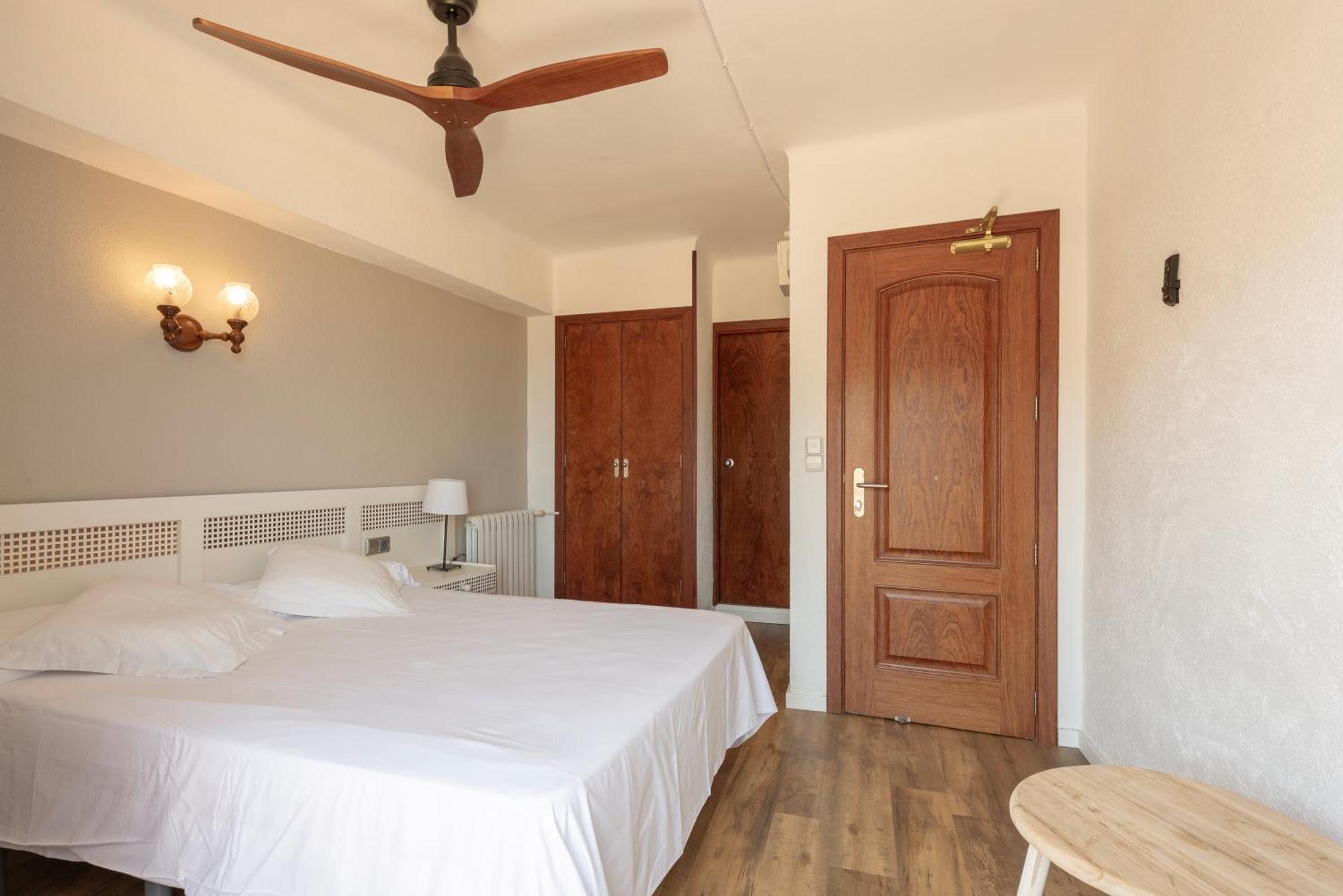 Double Room Balcony Partial Sea View