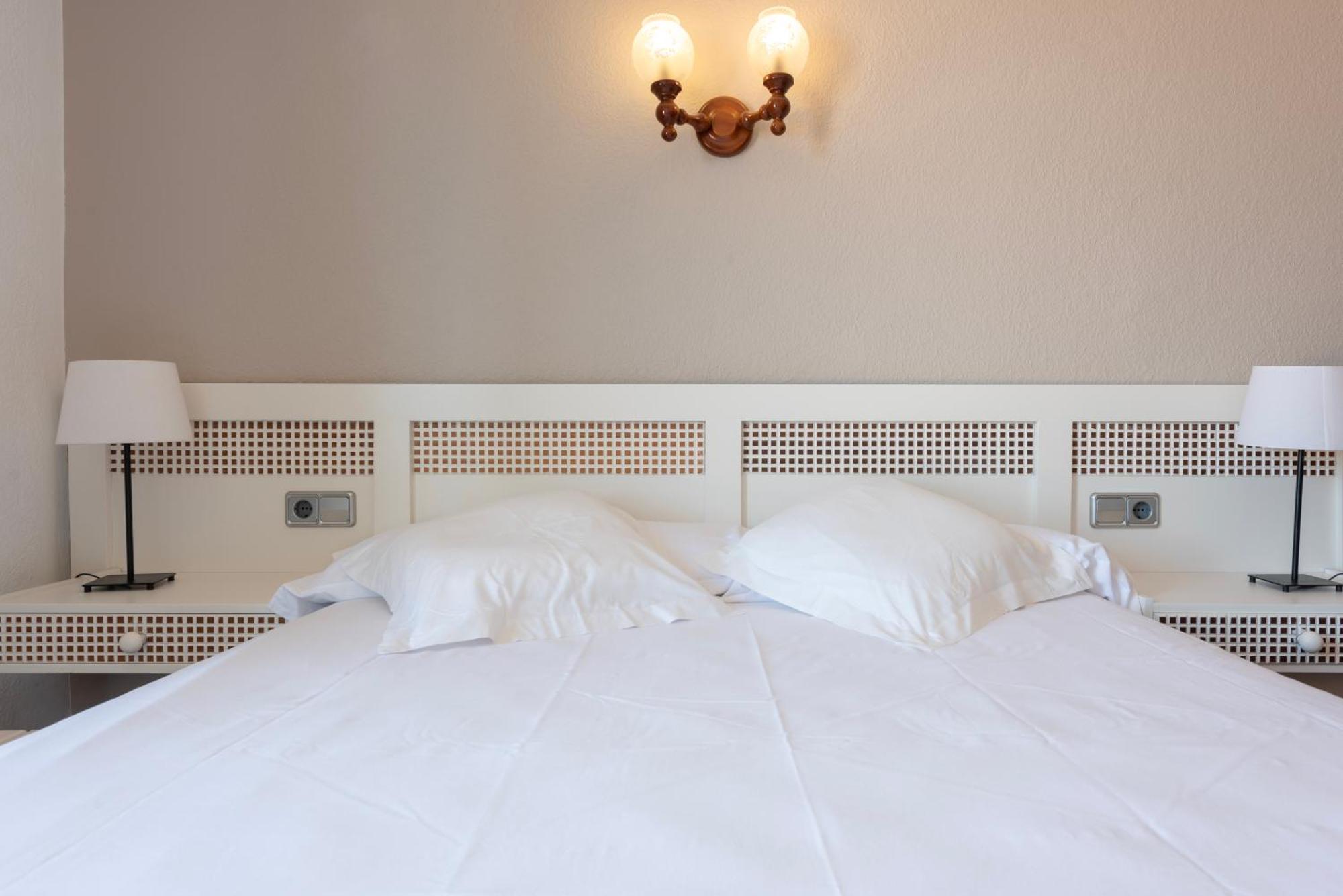 Double Room Balcony Partial Sea View
