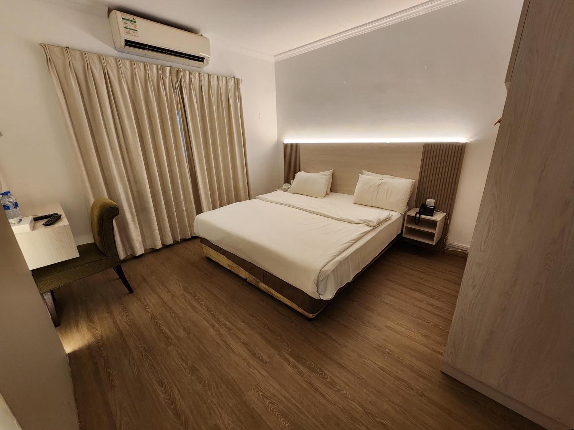 King Room,1635081624:JPEG