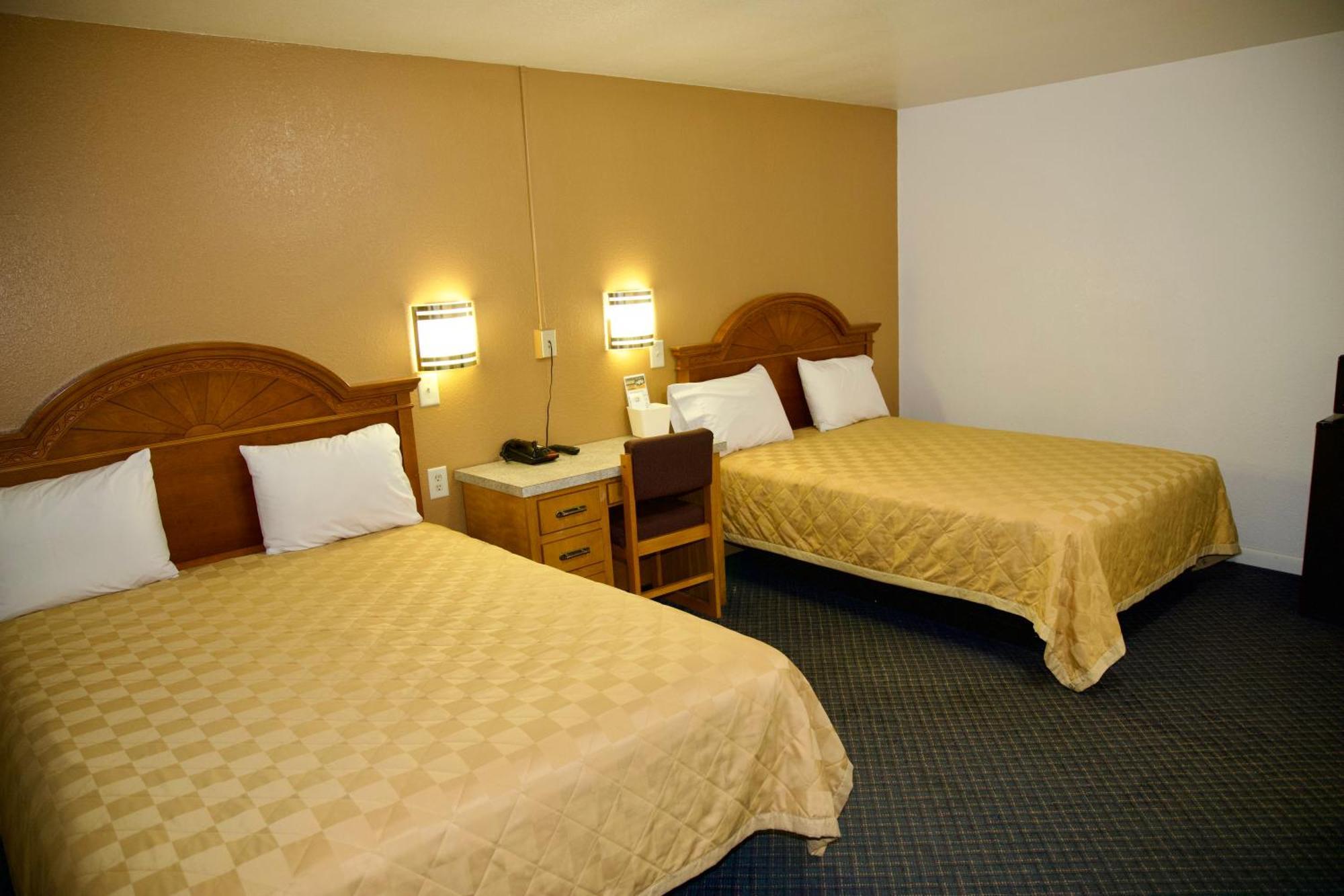 Queen Room,1635085318:JPEG
