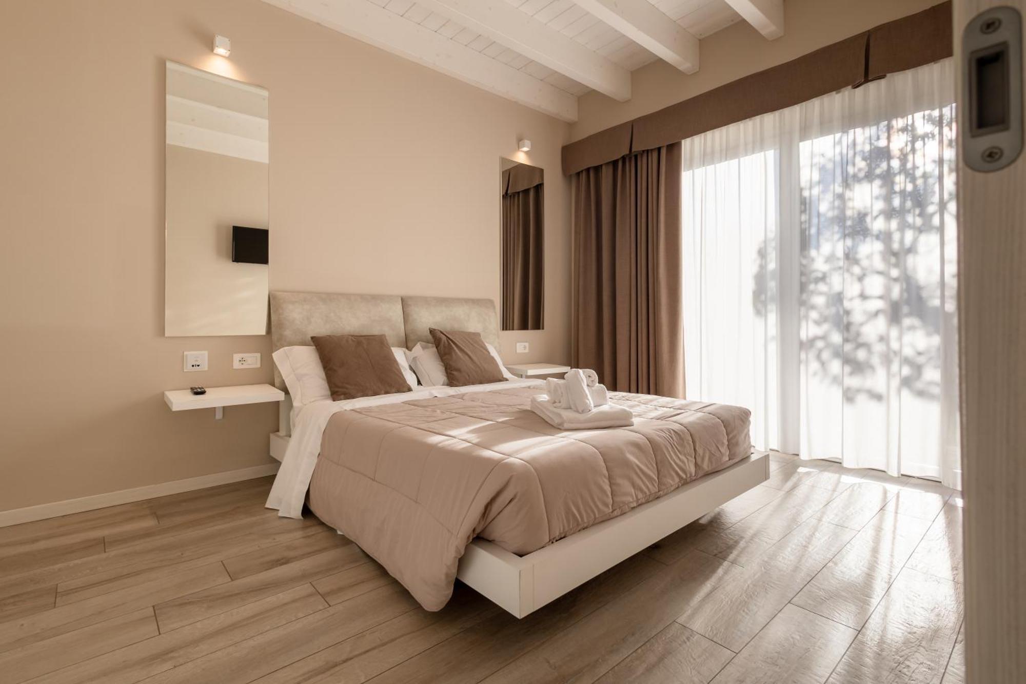 One-Bedroom Apartment,1635090198:JPEG