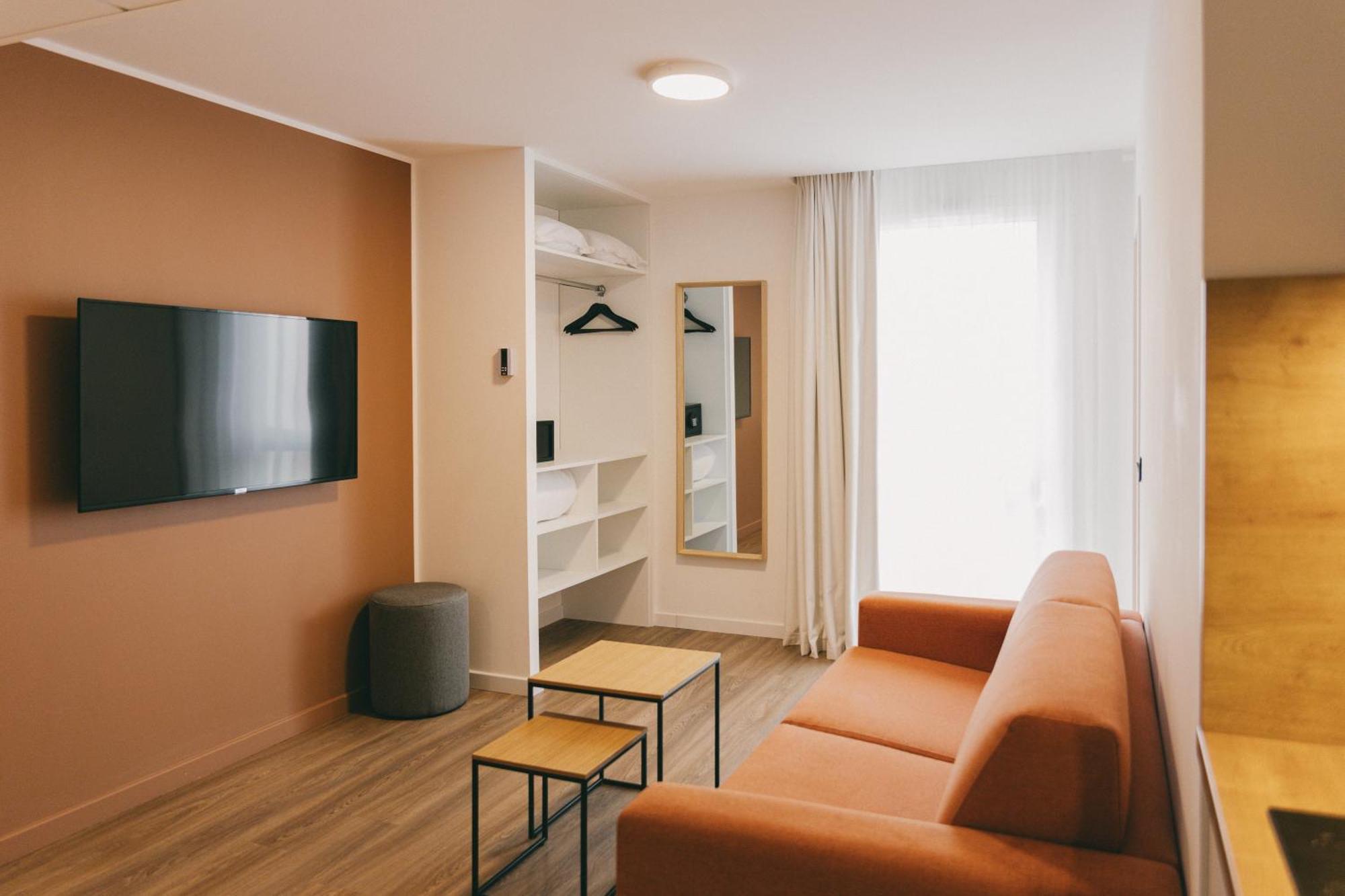 One-Bedroom Apartment,1635091370:JPEG