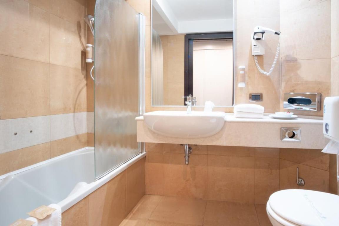 Standard Triple Room,1635245031:JPEG