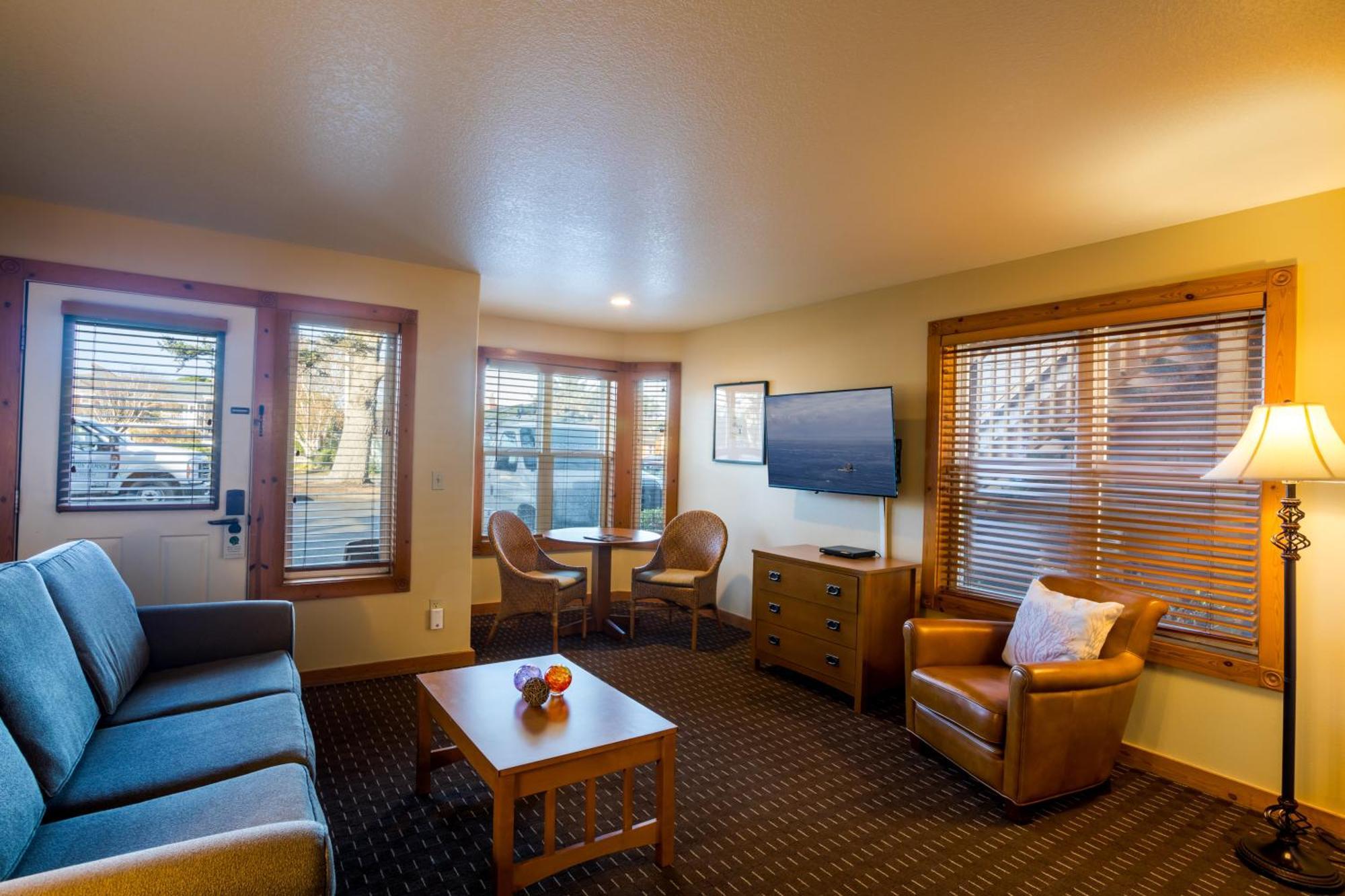 Queen Suite Sofabed 1st Floor Pets Allowed