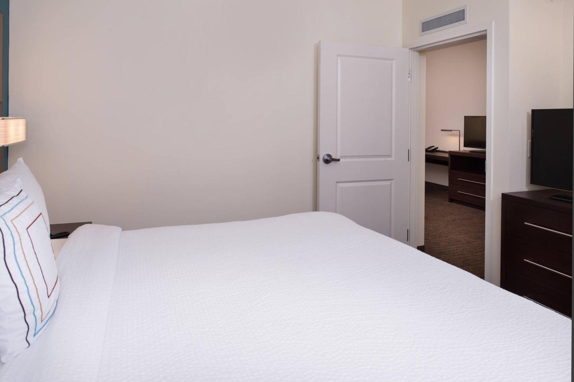 One-Bedroom King Suite,1643784867:JPEG
