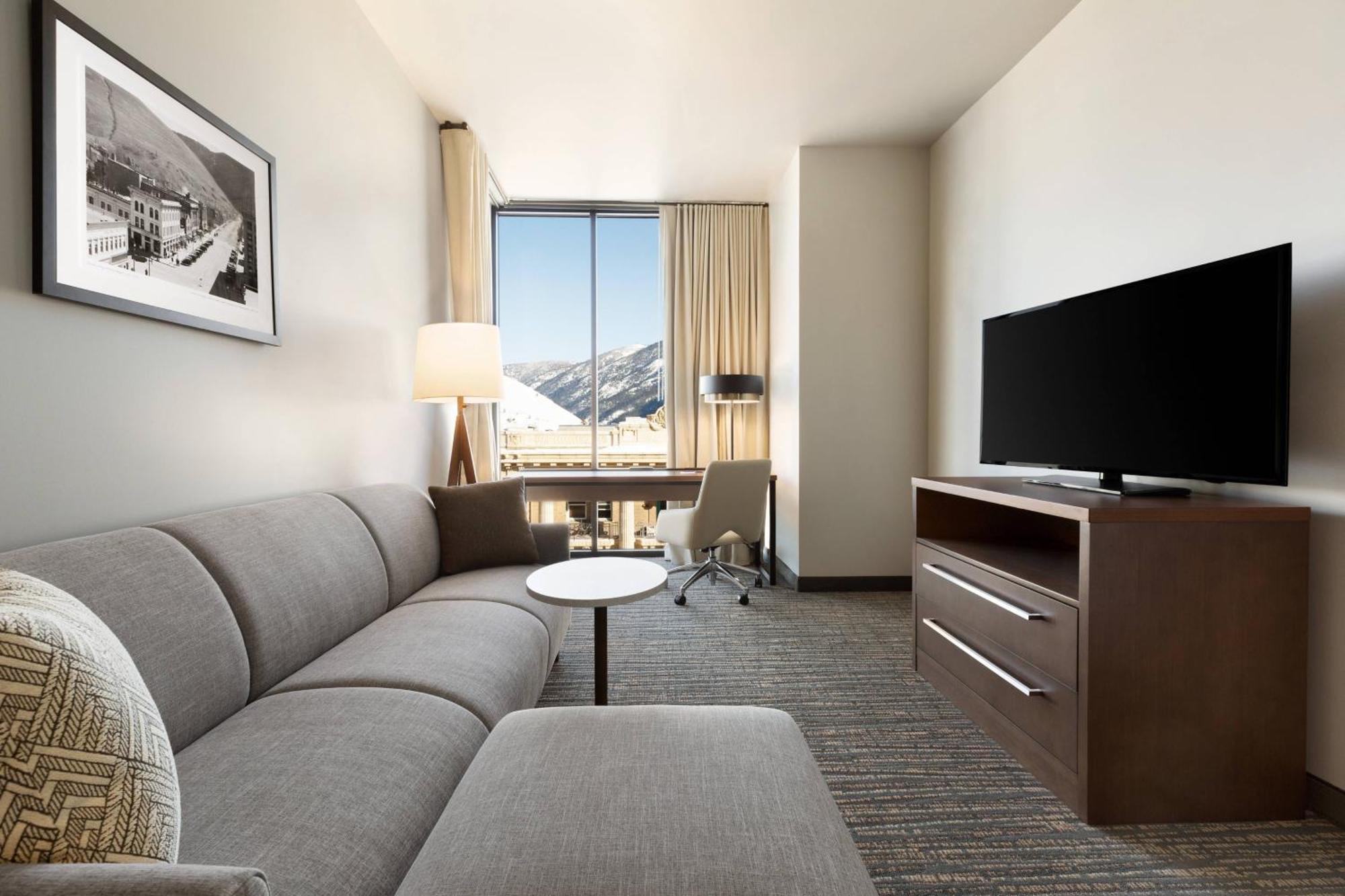 1 Bedroom Suite 2 Queen,1636029765:JPEG