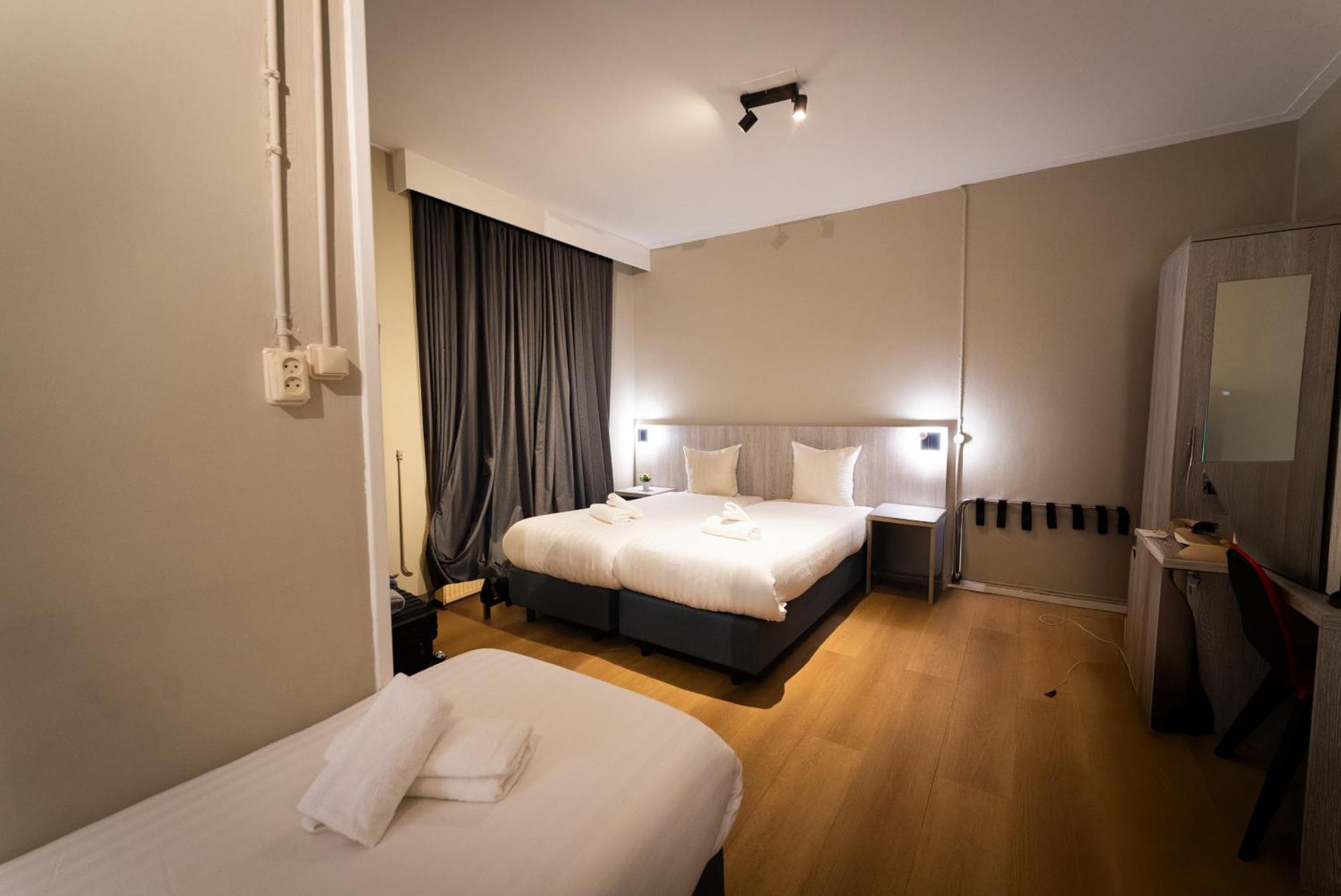 Quadruple Room Private Bathroom