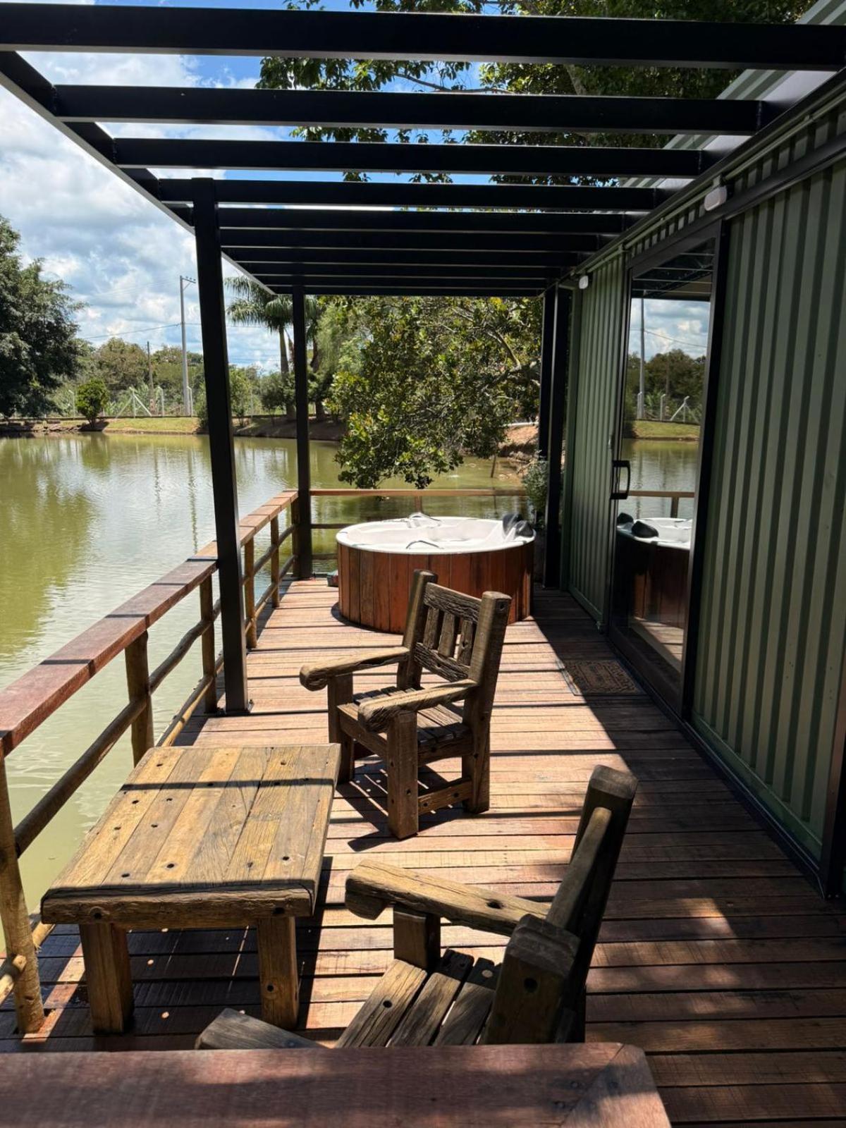 Bungalow Water Front