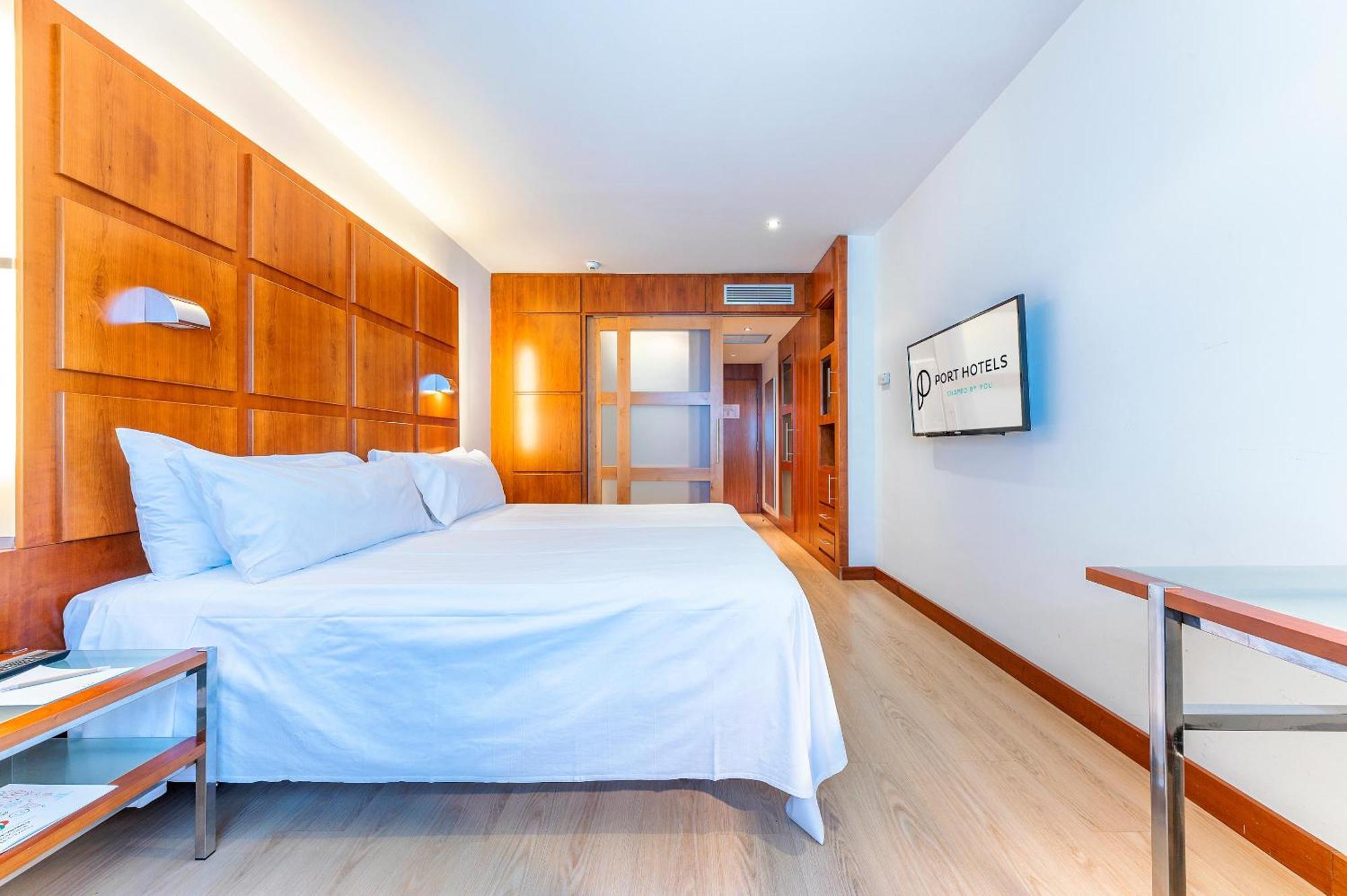 Comfort Twin Room Airport Transfer