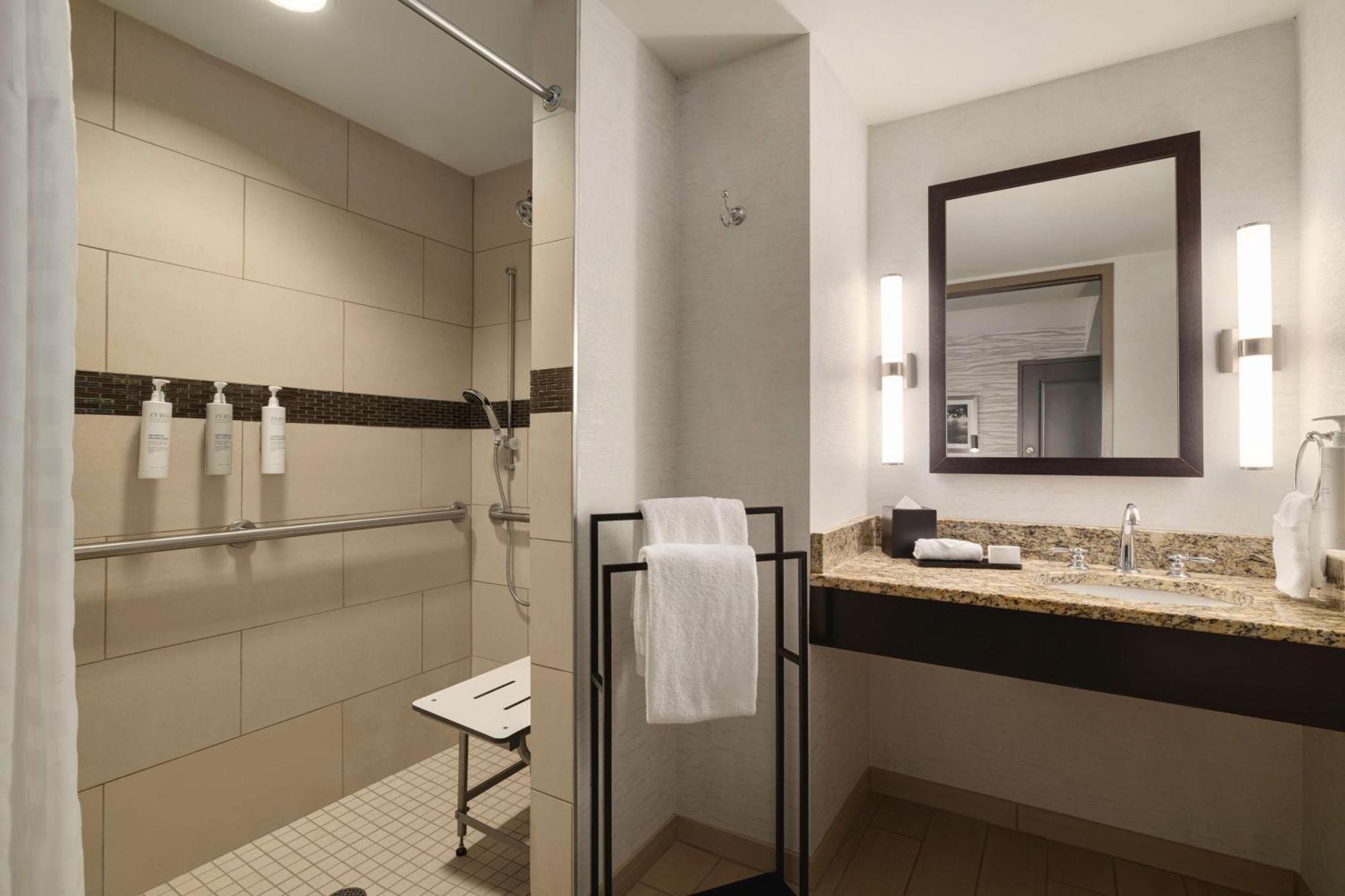 King Room Mobility Access w or Roll Shower Non-Smoking,1636757458:JPEG