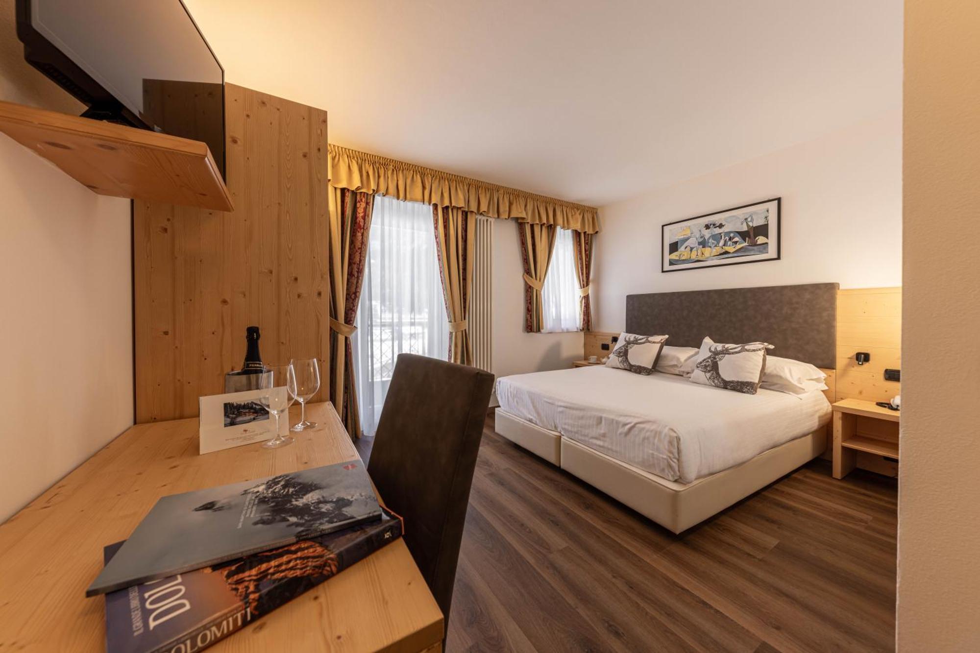 Superior Double or Twin Room Mountain View