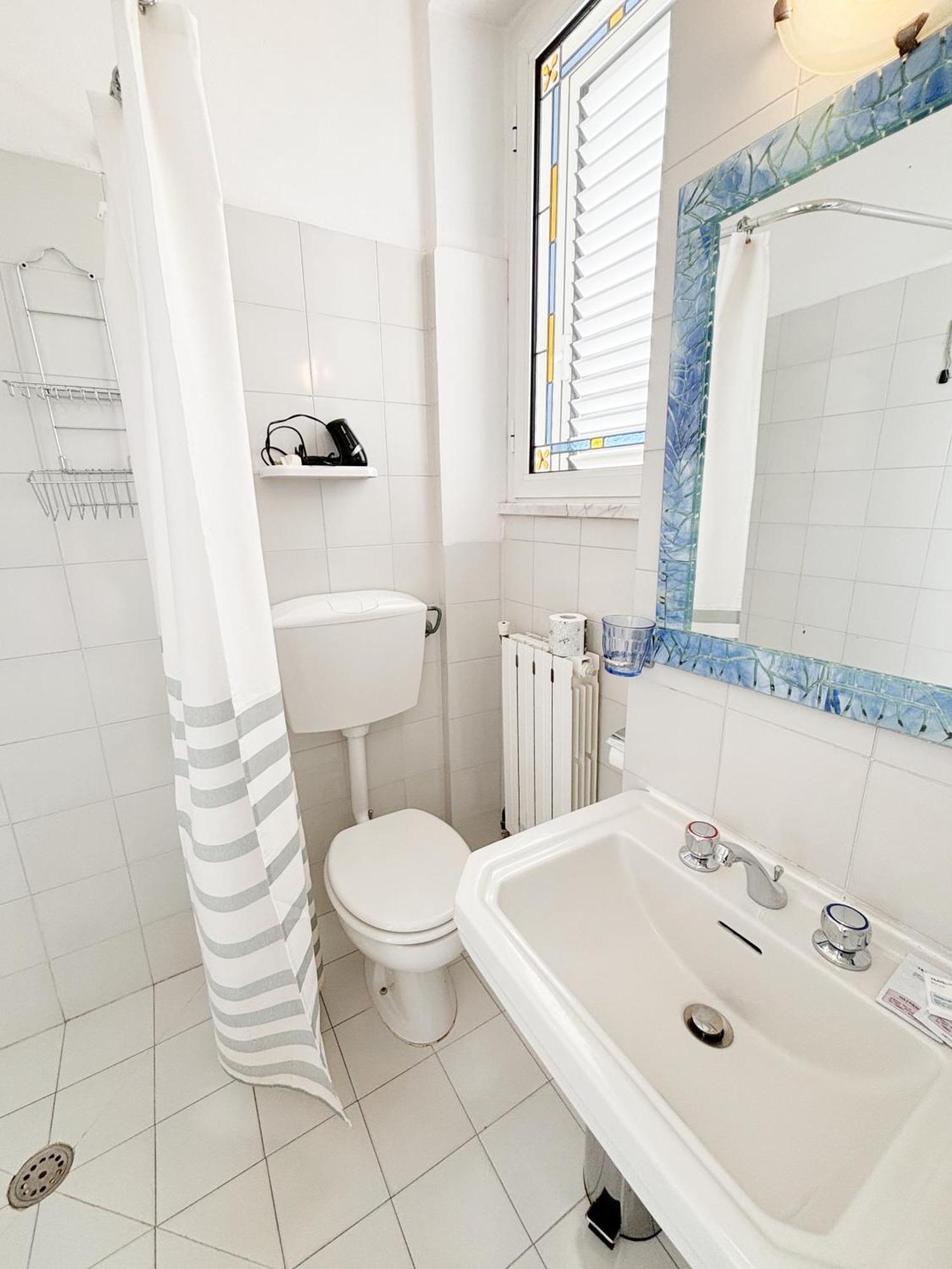Double Room Private Bathroom