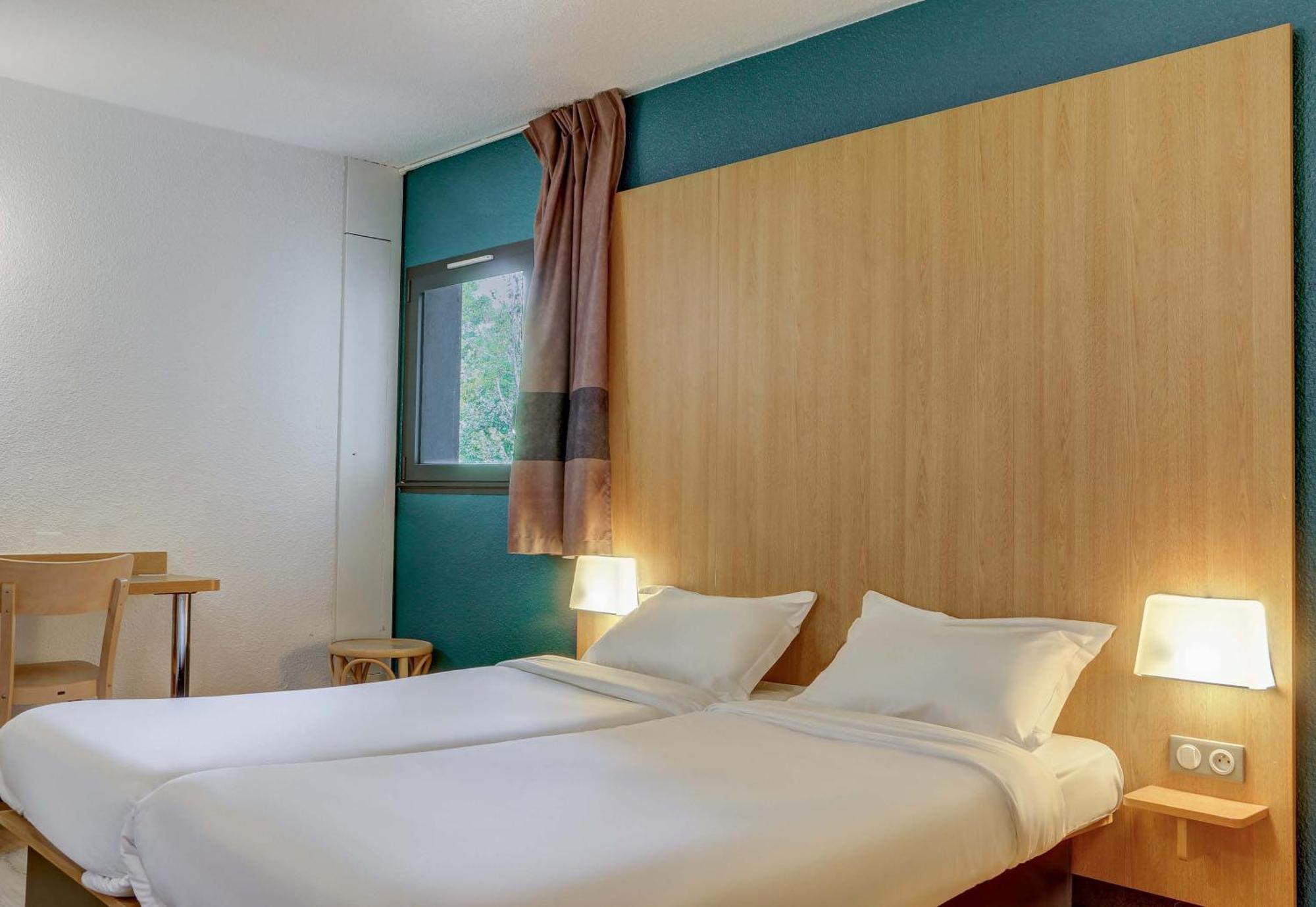 Twin Room,1656173270:JPEG