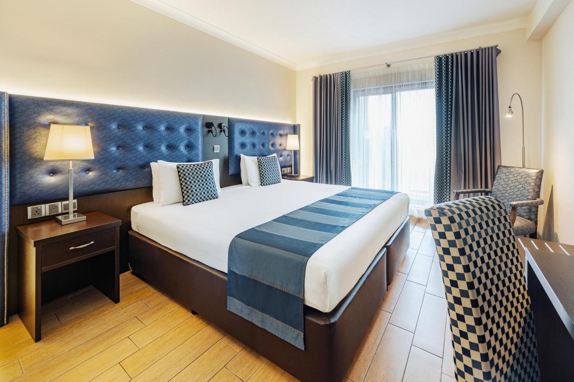 Double or Twin Room Partial Sea View,1637706478:JPEG