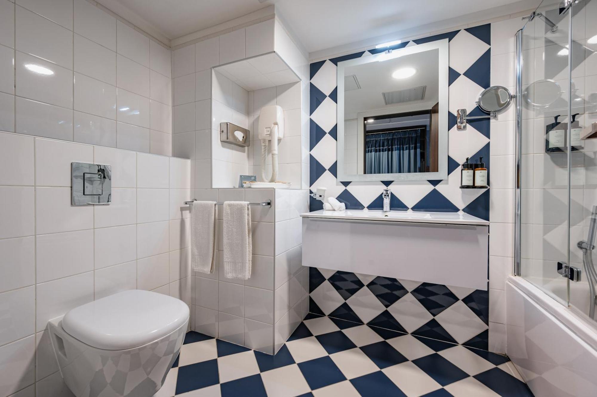 Double or Twin Room Partial Sea View