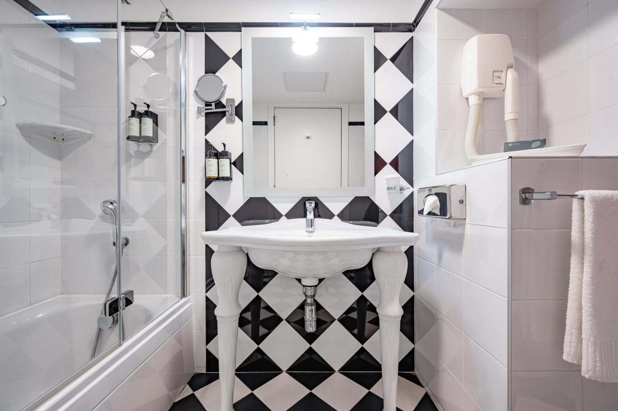 Classic Twin Room
