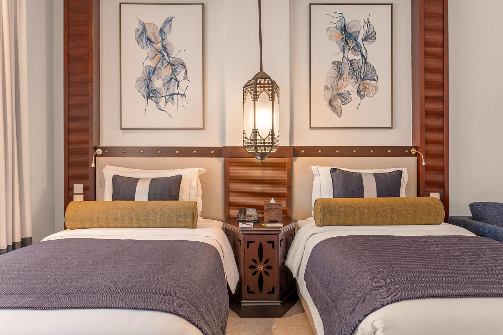 Signature Twin Deluxe Sea View Room