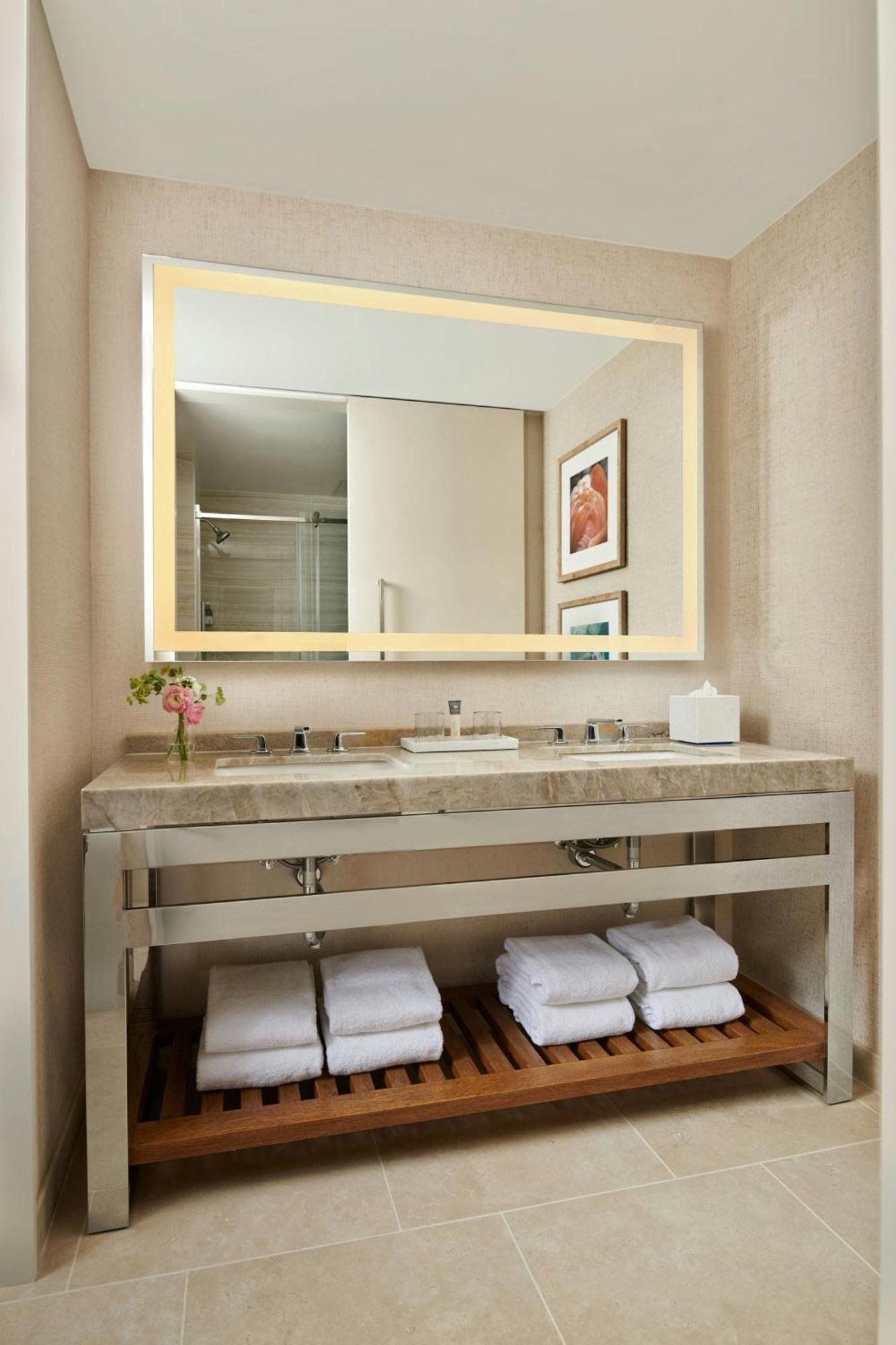 Two Queen Beds Florida View Gulf Coast Tower or Mobility Accessible Roll Shower