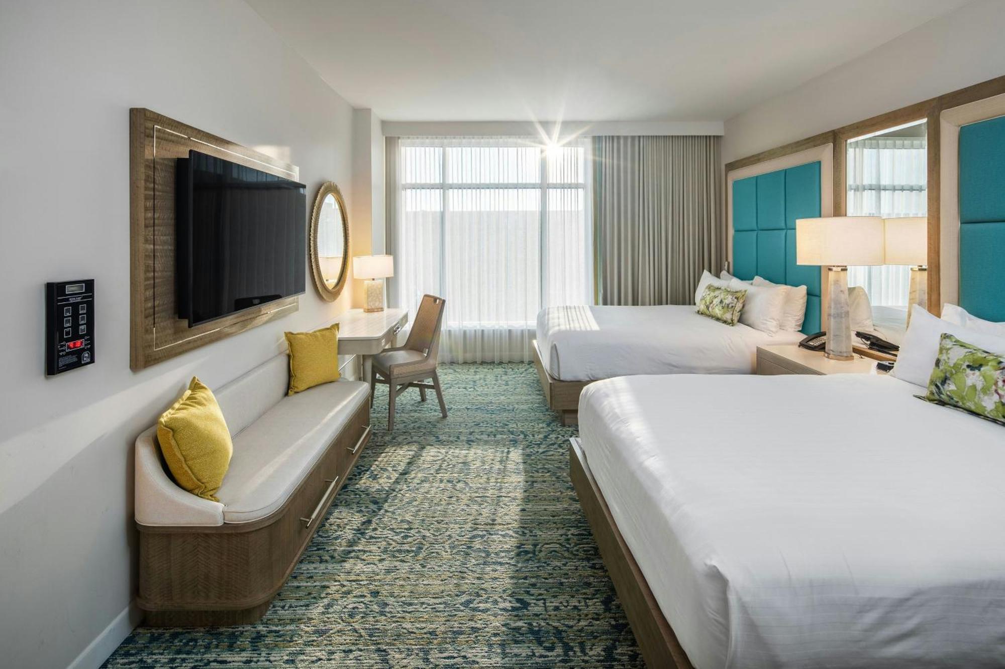 Two Queen Beds Florida View Gulf Coast Tower or Mobility Accessible Roll Shower