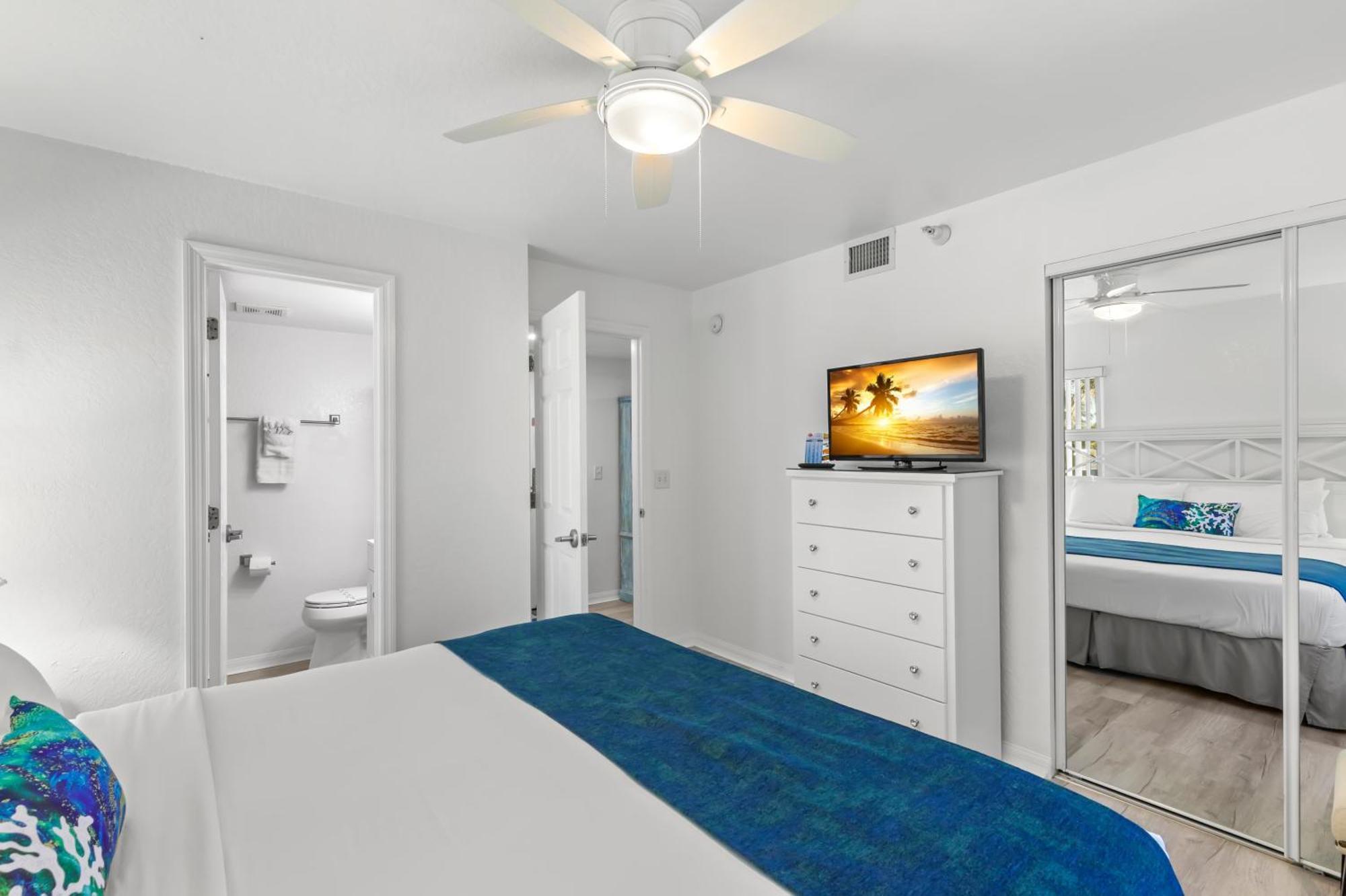 Two-Bedroom Apartment Private Balcony Ocean View