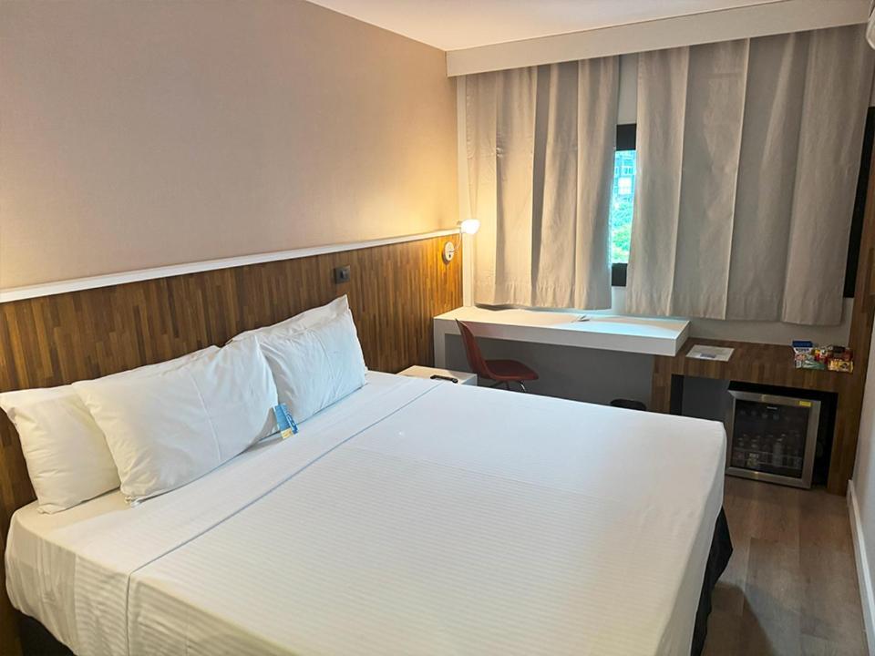 Quarto Executivo com 2 Camas de Solteiro