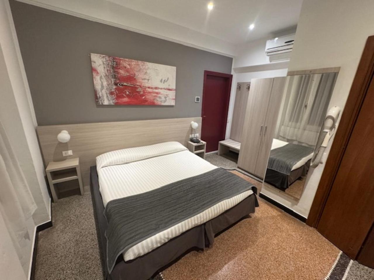 Double or Twin Room Sea View