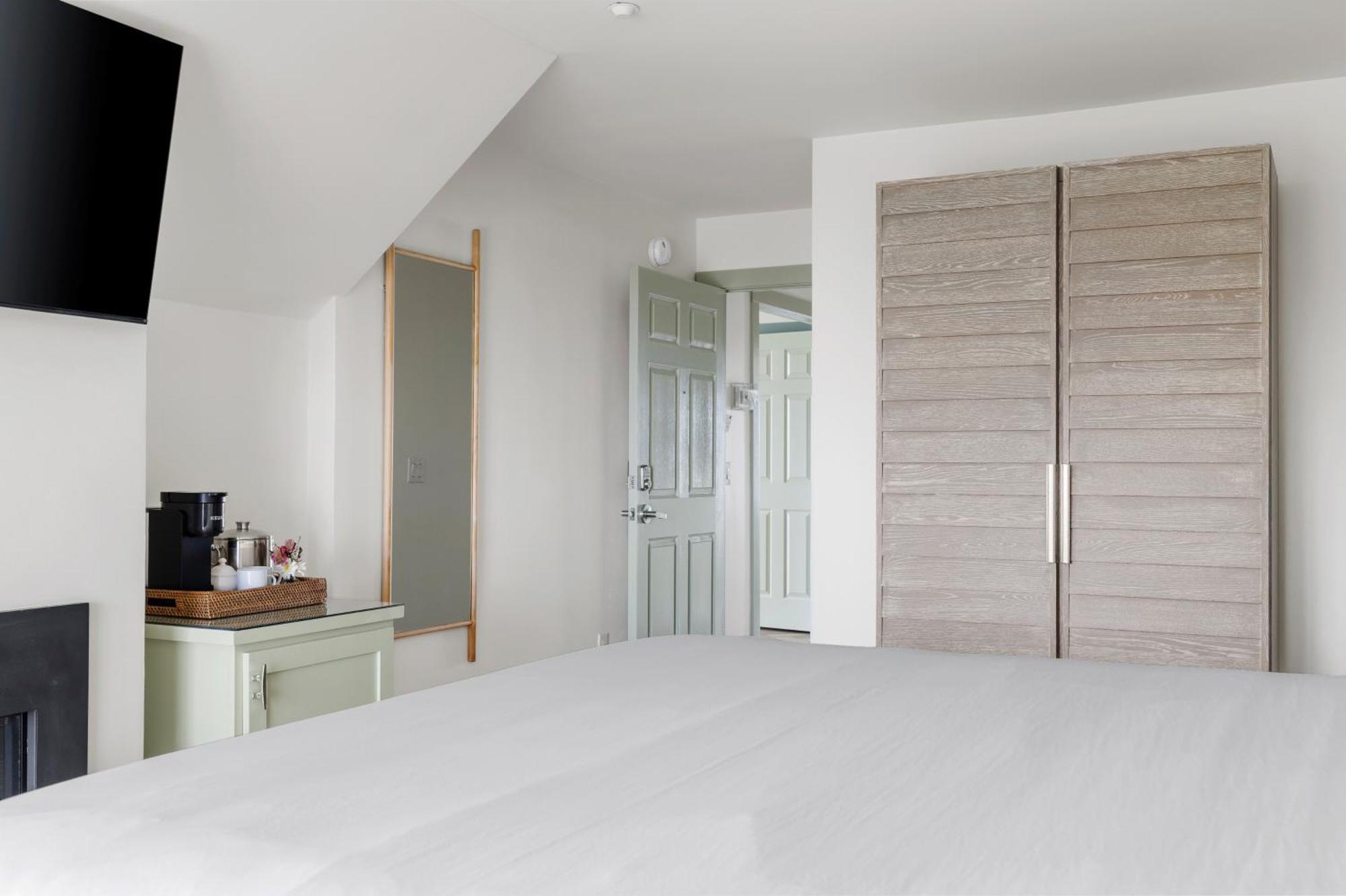 Top Floor King Suite Ocean View