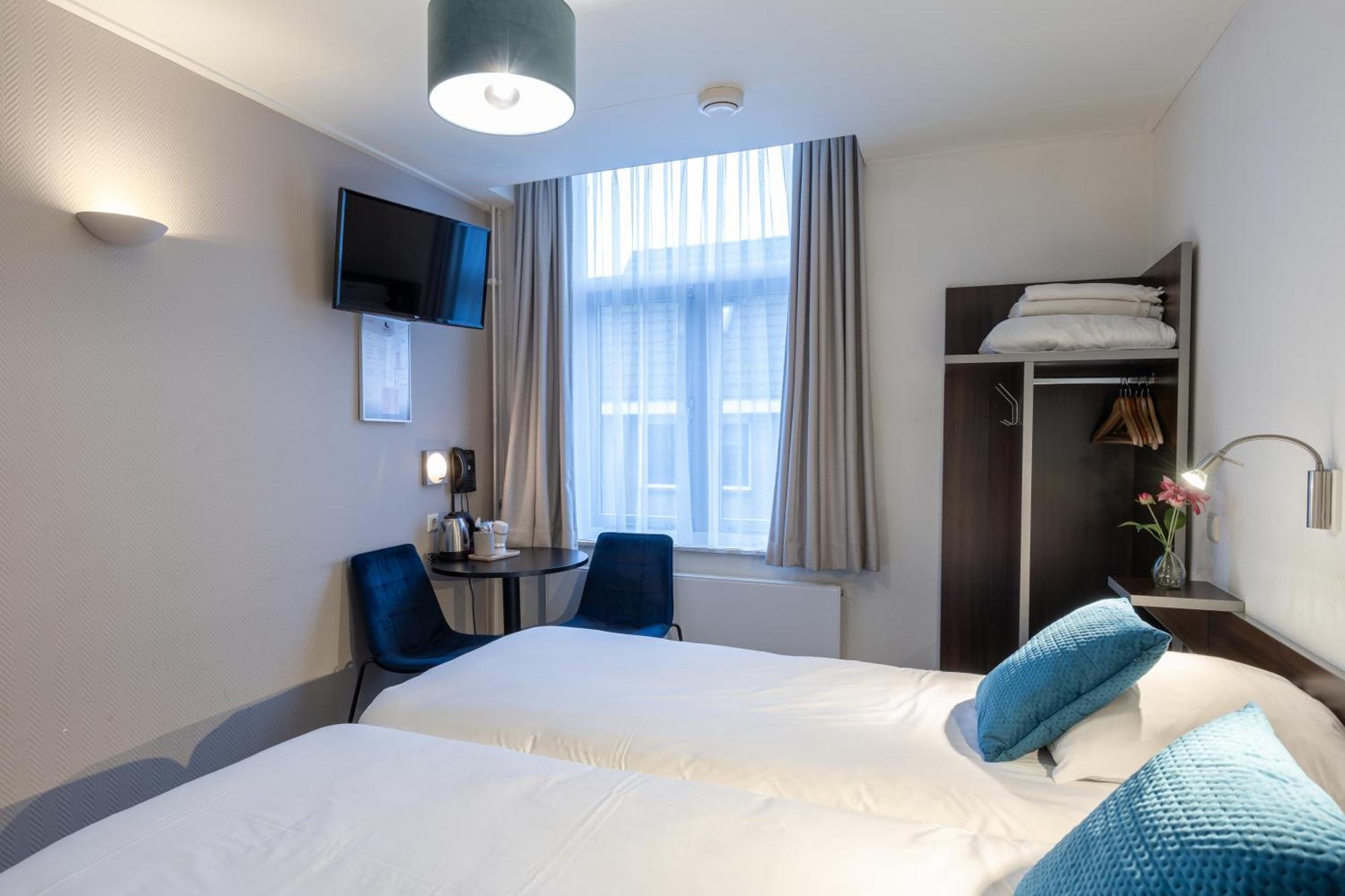 Small Double Room,1638472899:JPEG