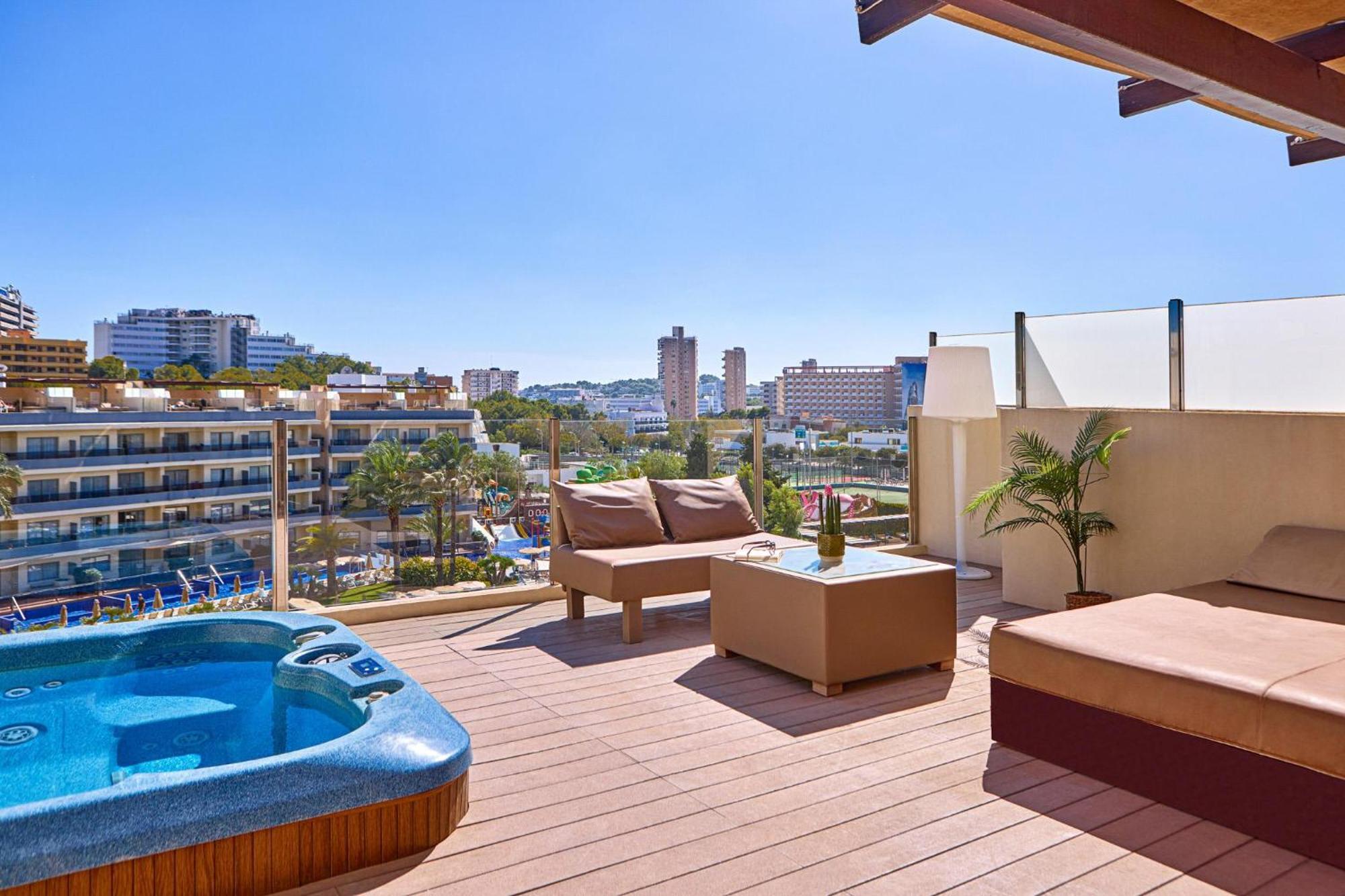 One-Bedroom Penthouse Suite