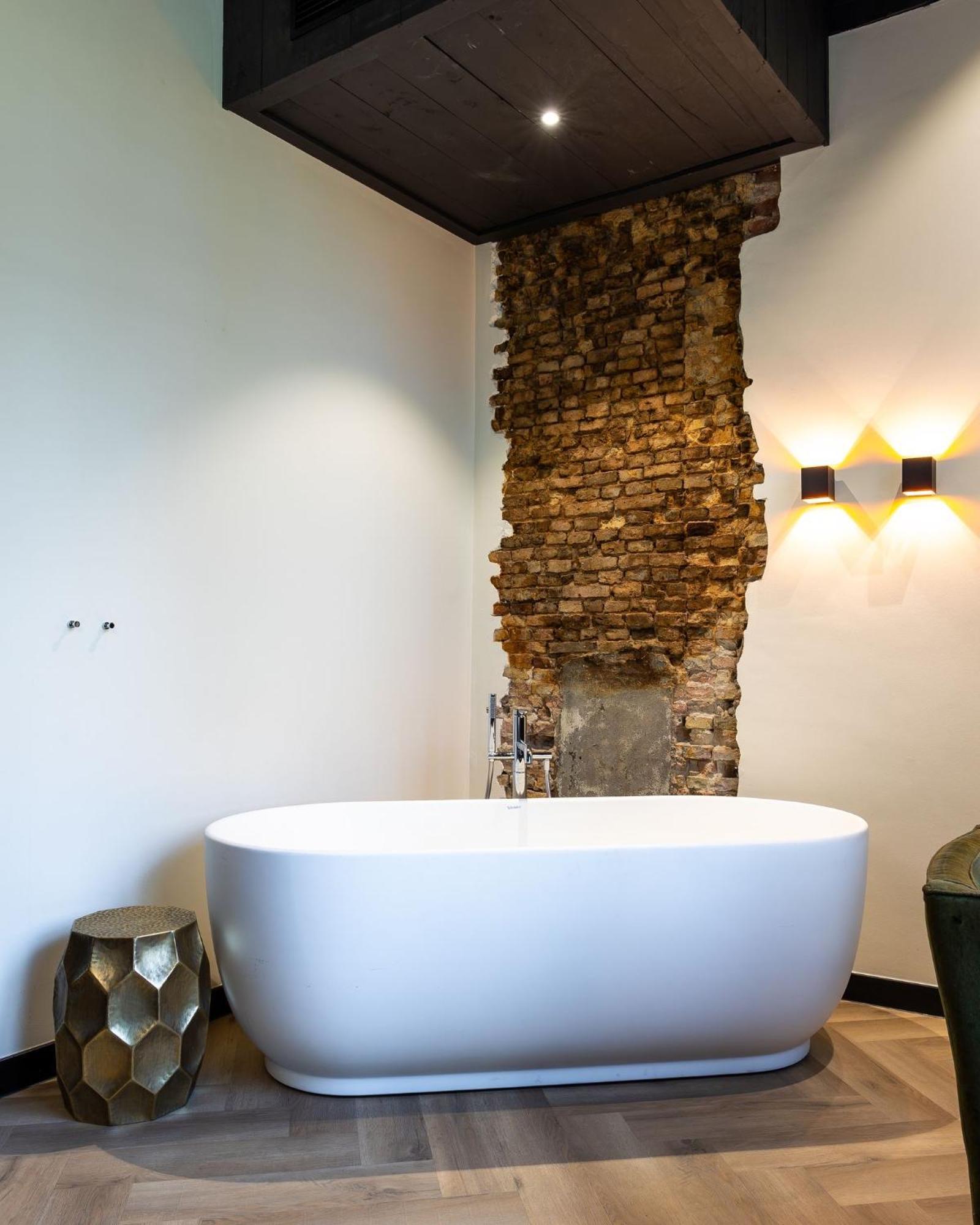 Deluxe Double Room Bath