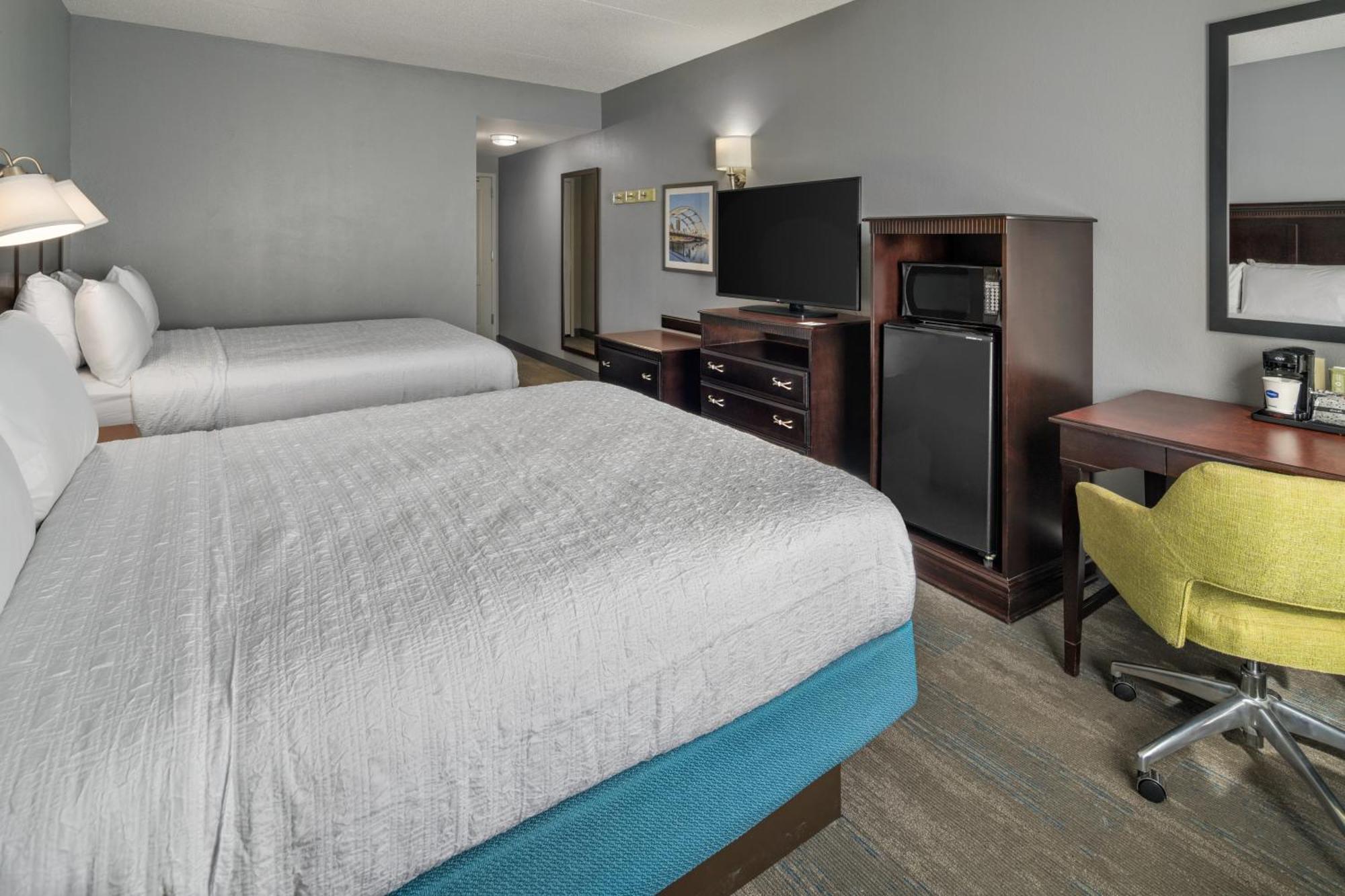 Room with Two Queen Beds - Non-Smoking