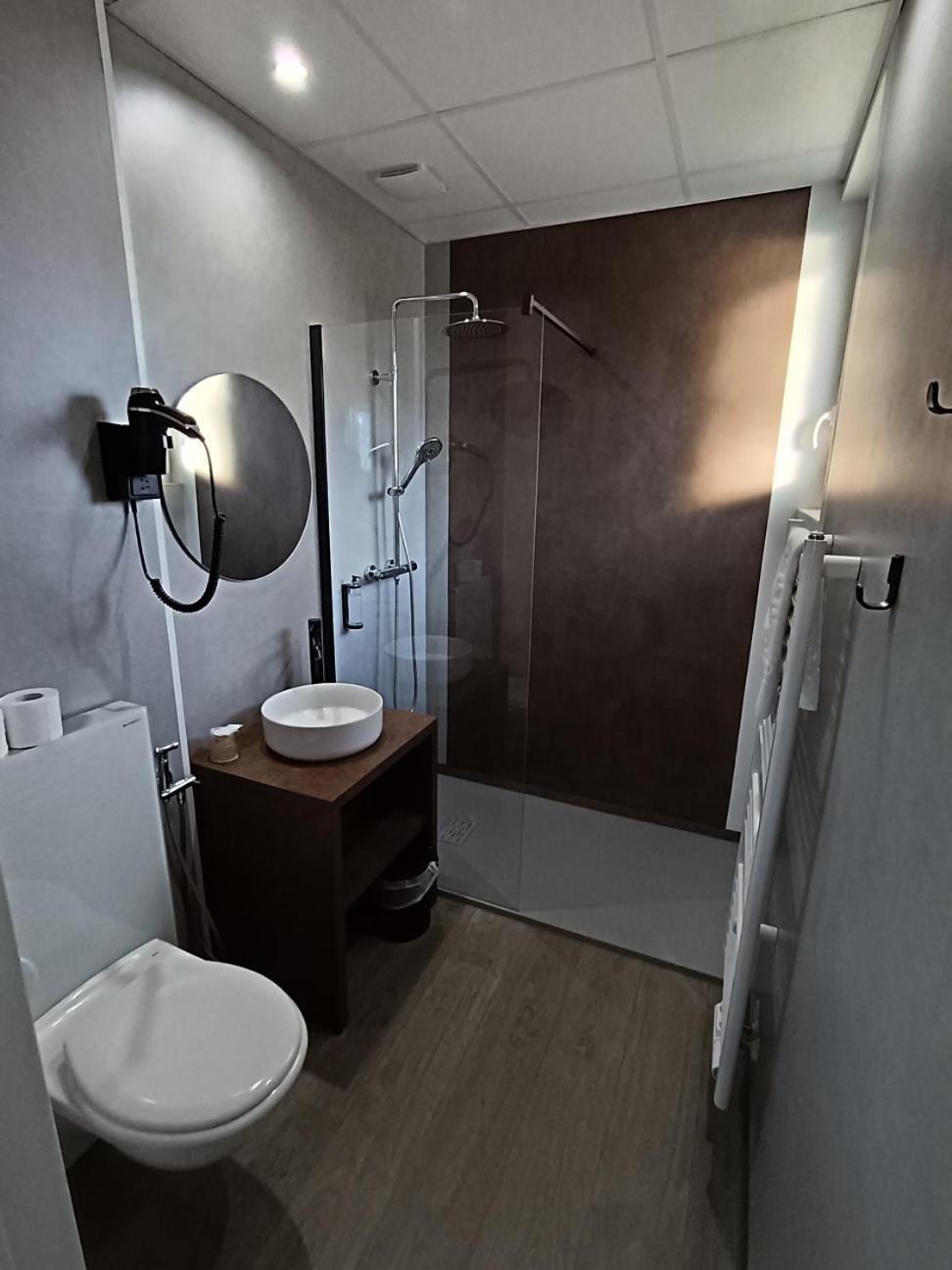Twin Room Private Bathroom,1638491905:JPEG