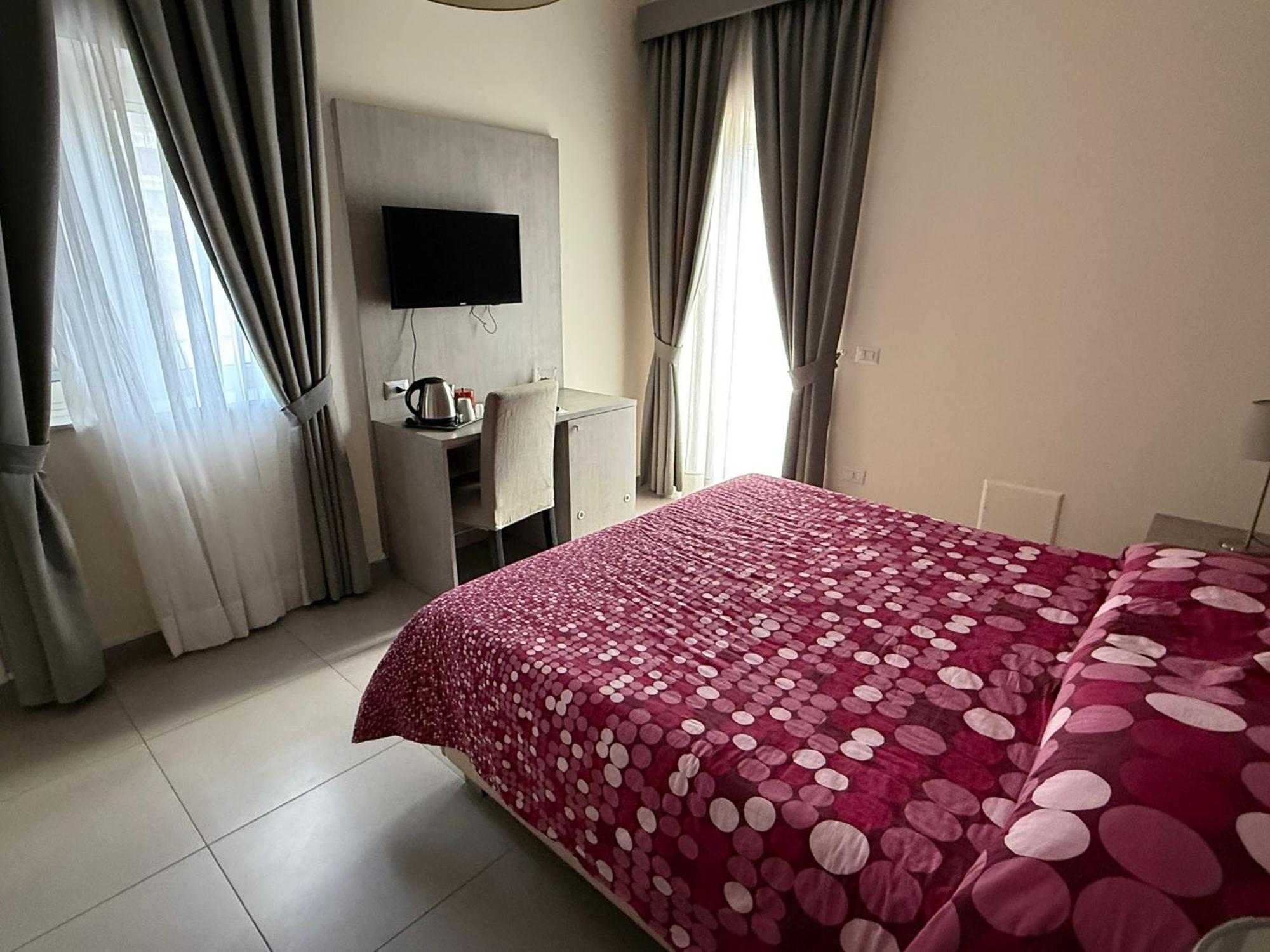 Large Double or Twin Room,1638504211:JPEG