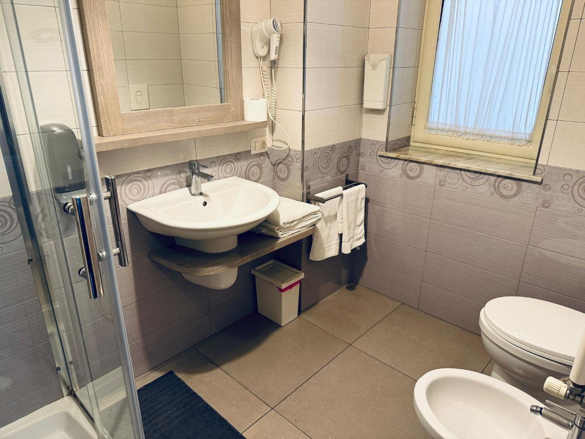 Large Double or Twin Room