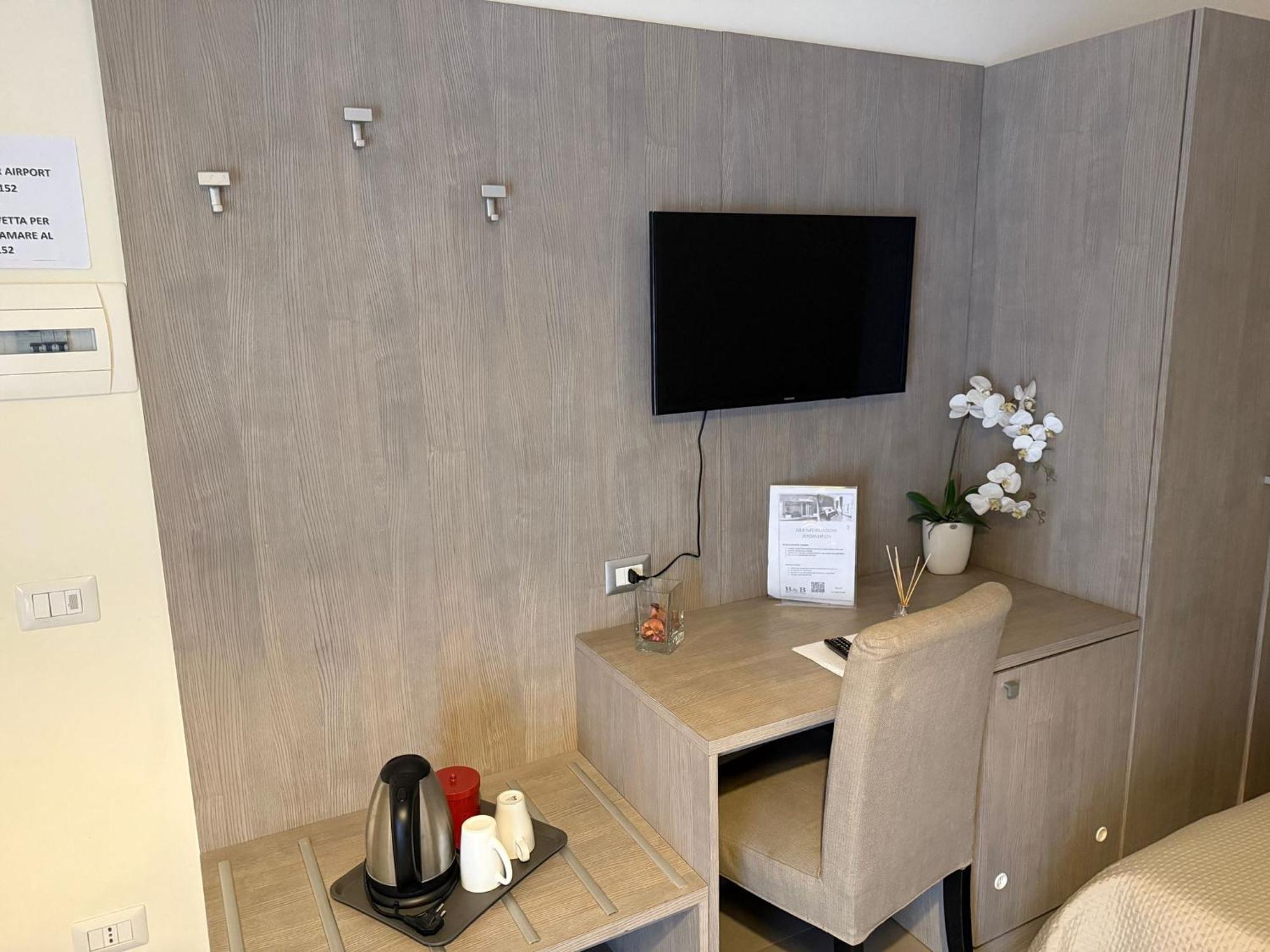Large Double or Twin Room