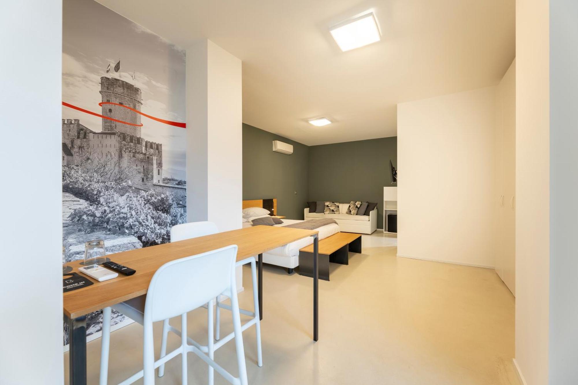 Deluxe Double or Twin Room Garden Access