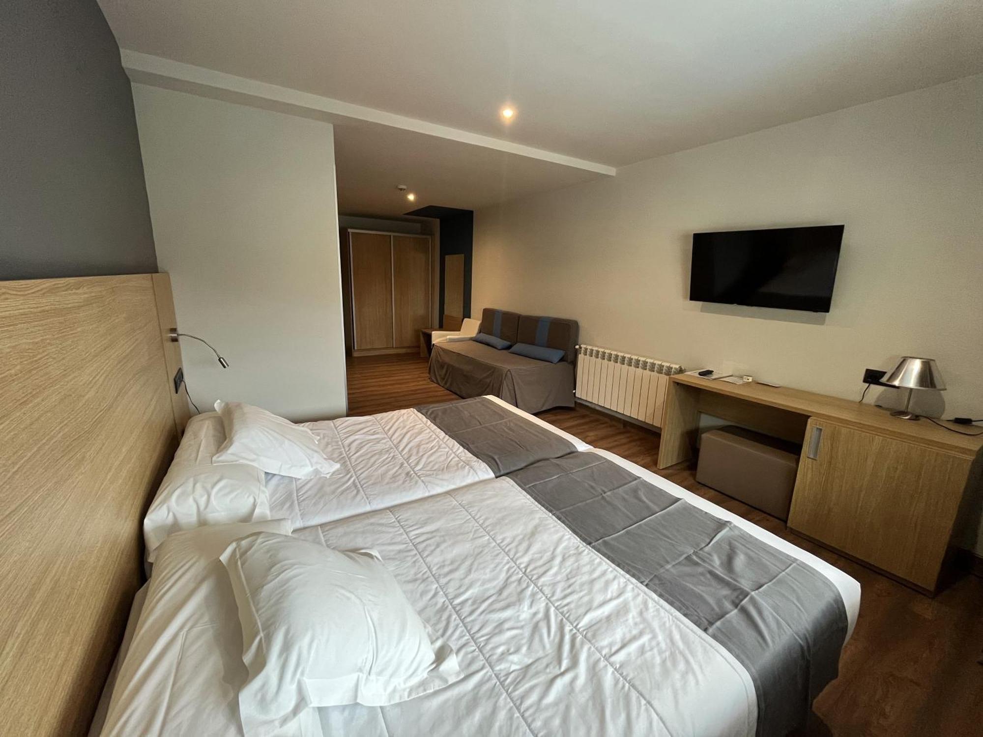 Family Room,1639554069:JPEG