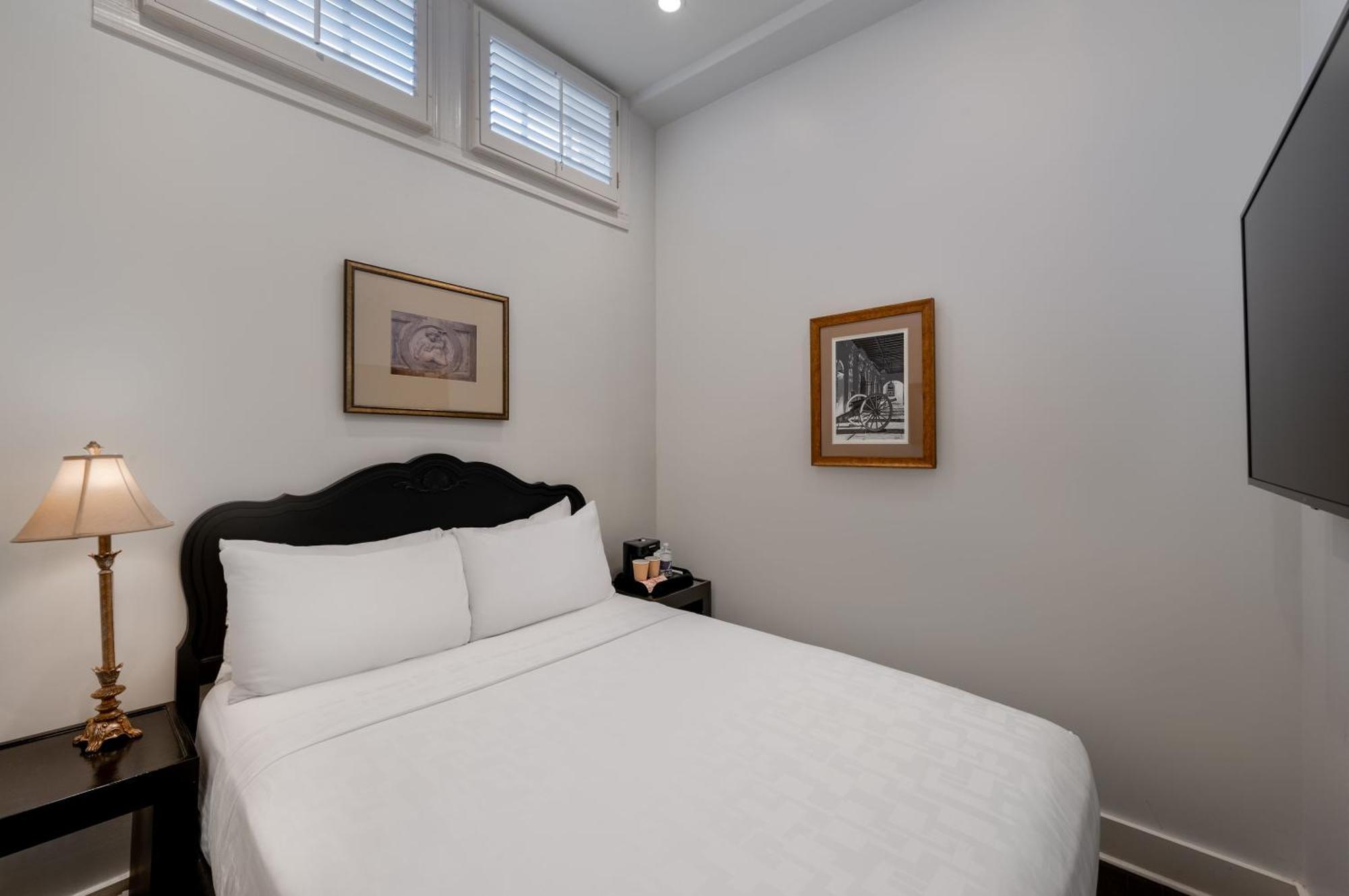 Petite Room