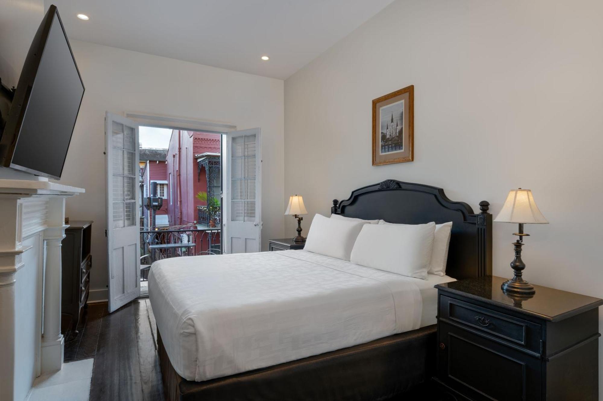 Deluxe Balcony Room