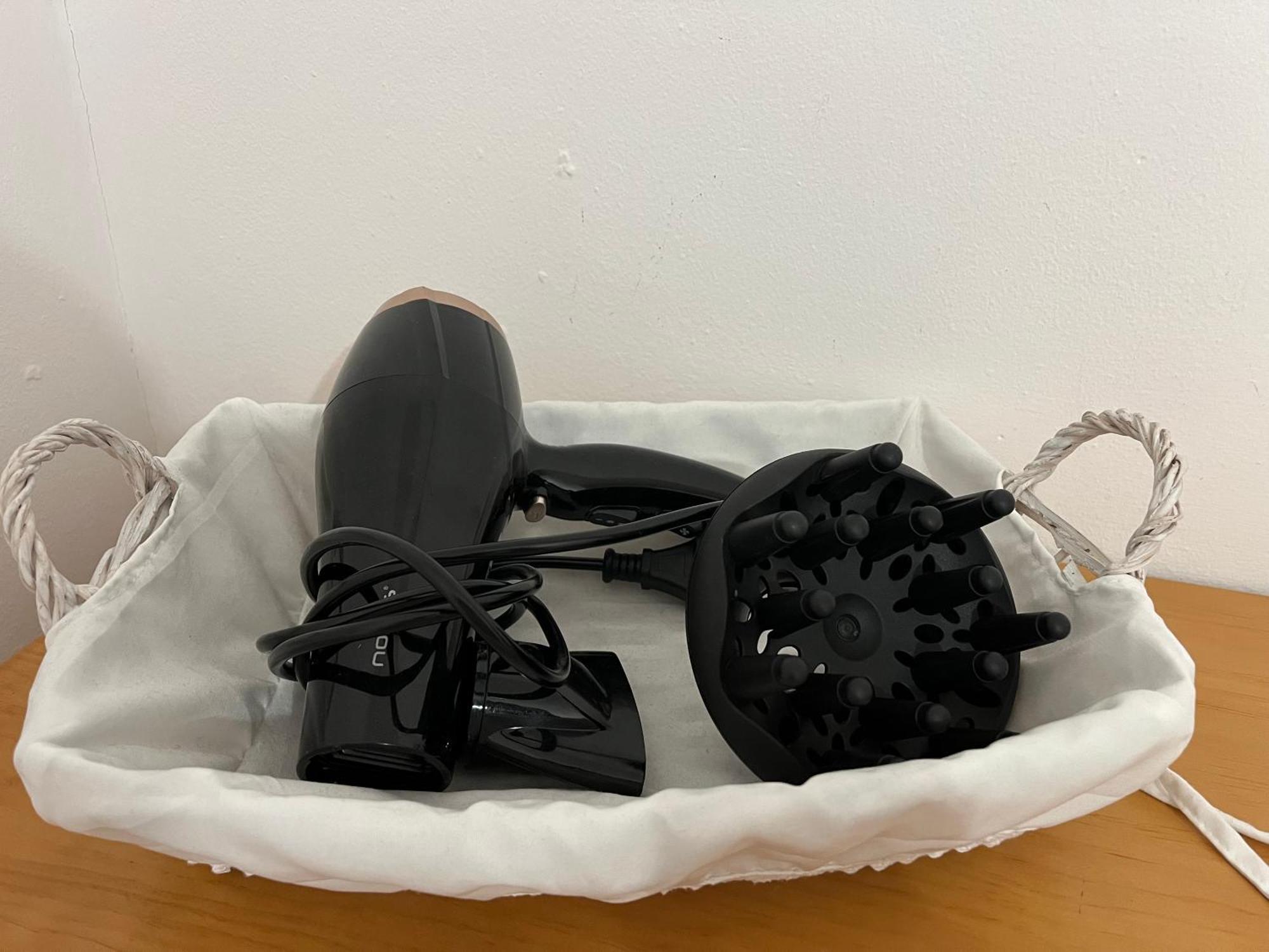 Single Room Shared Shower Toilet