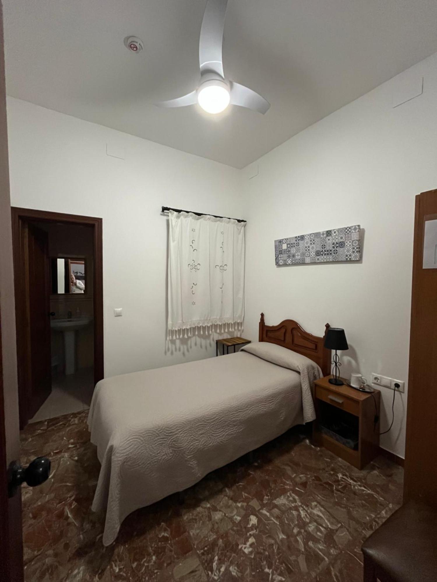 Single Room Private Bathroom